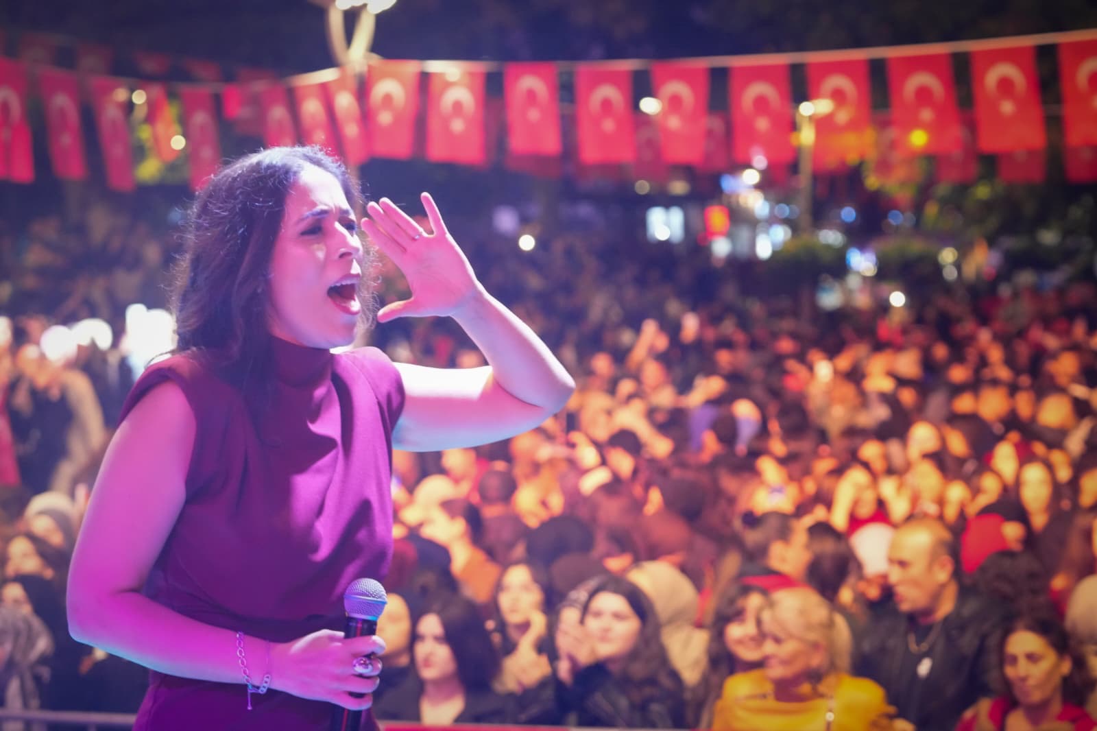 Ff8704Ee C96A 4D98 A403 Ac0C43F225Ca