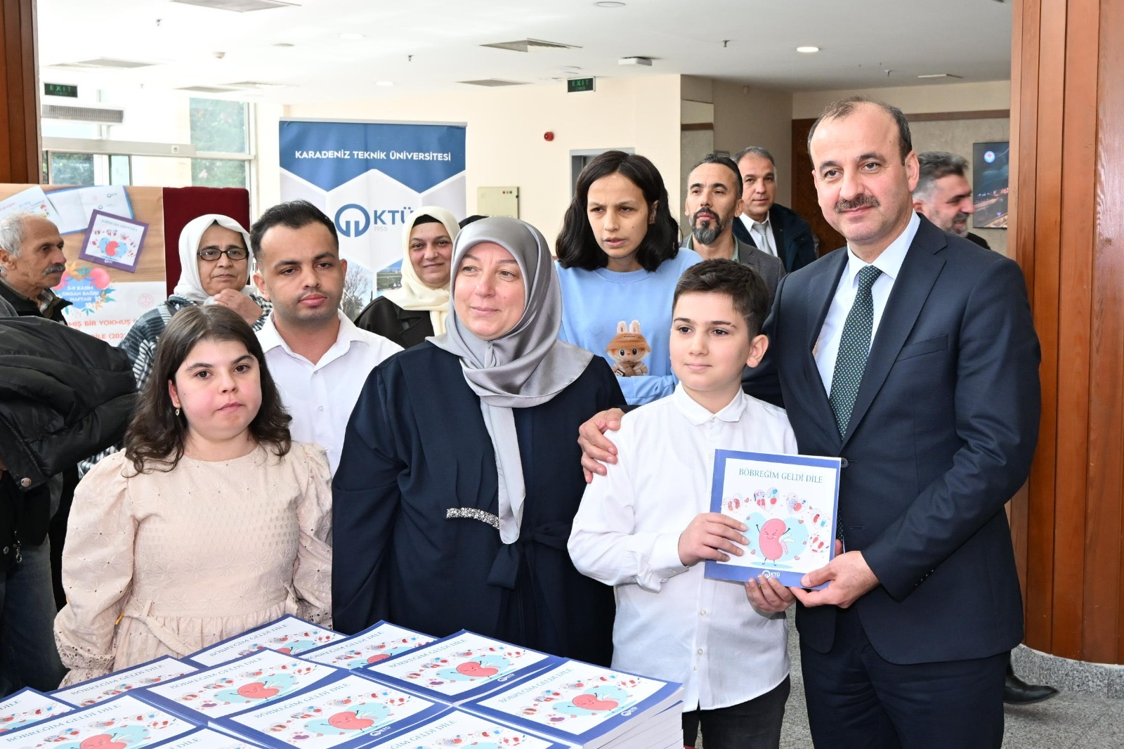 27B23D0A 4216 4033 8903 E2F1F210D2F2