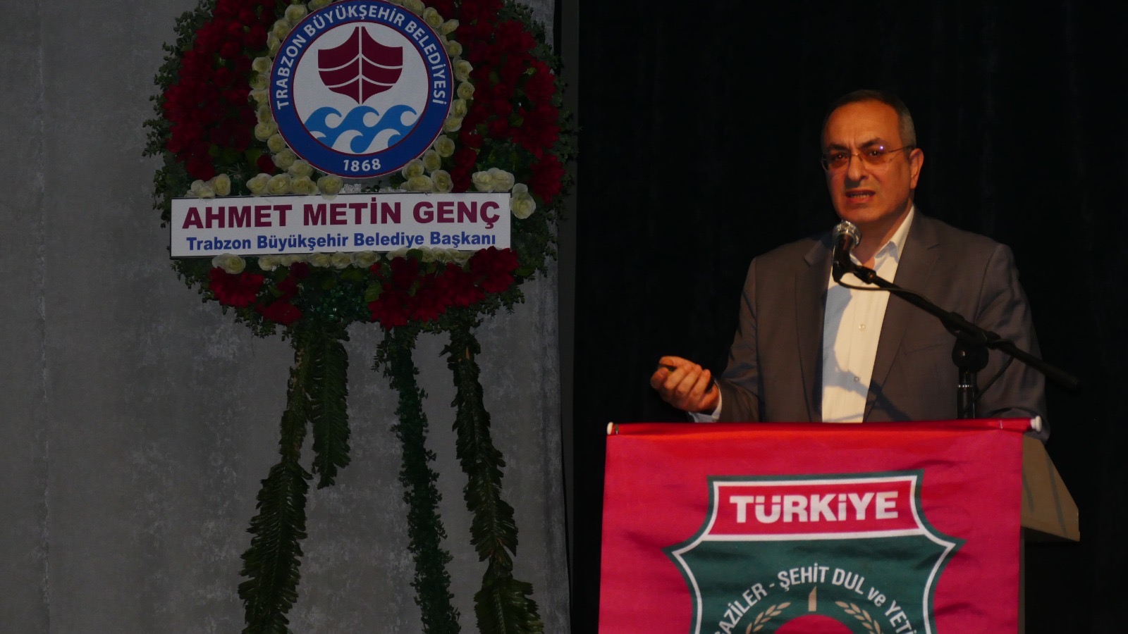 4499E0A6 F454 420F 8695 9B4C63Bb3D0E