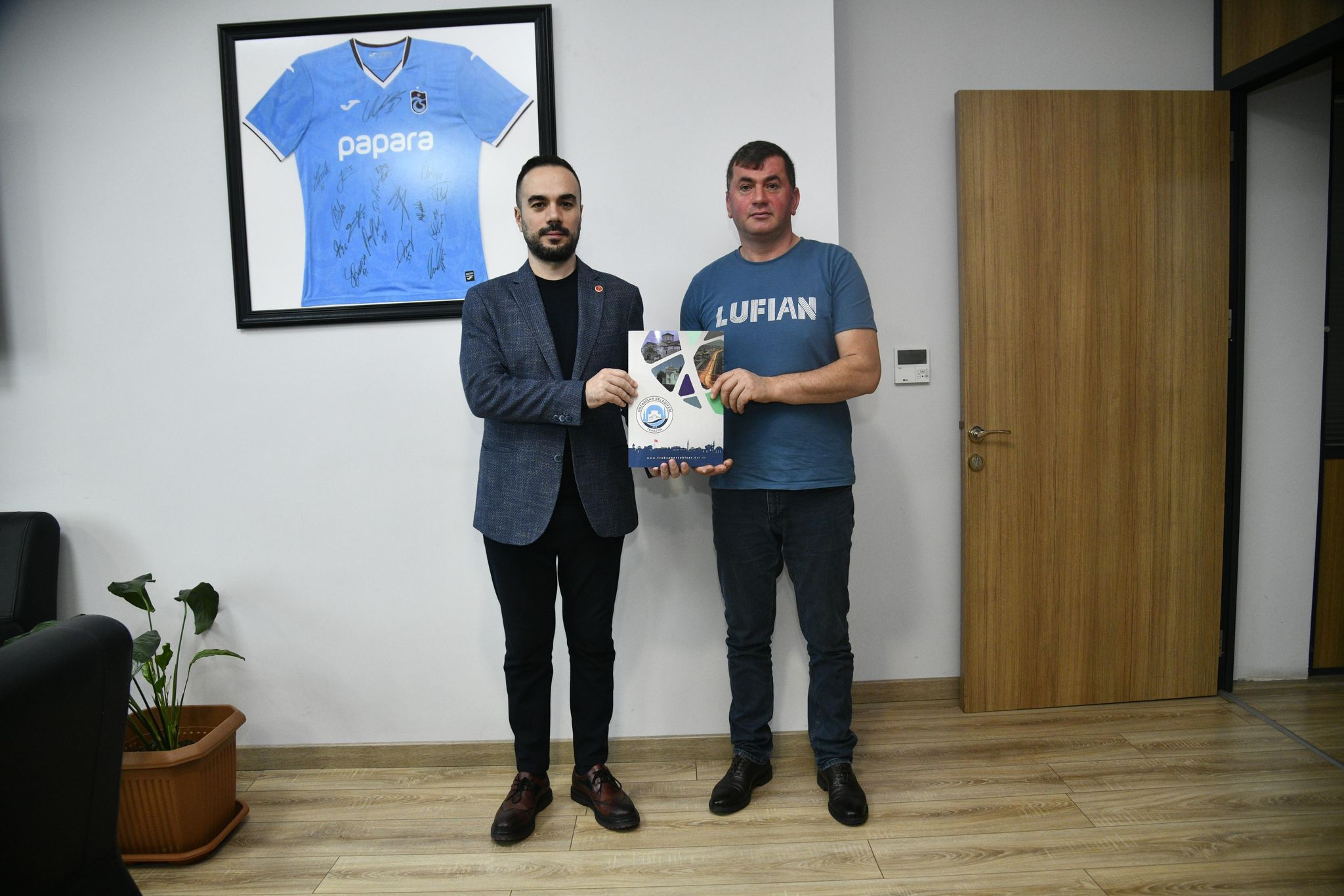 9567A874 E4B7 41B7 Bd33 0A43E18Be7D2