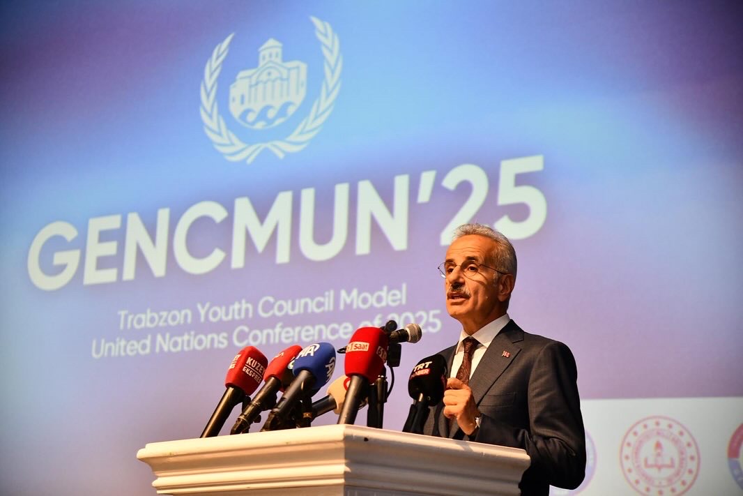 A D1 B F A E9 C C E D 4 A13 B662 4 E4598 F7 E4 E2