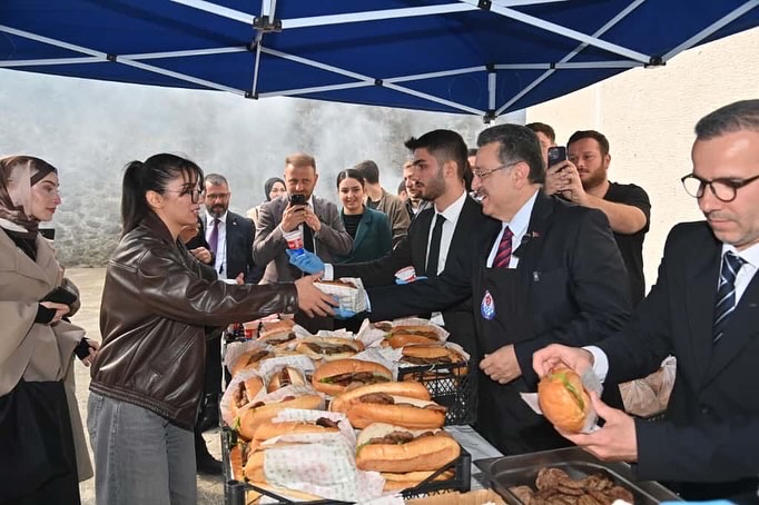 B3 A10 E C4 21 D6 41 F E A89 F C C9465 A3 C E3