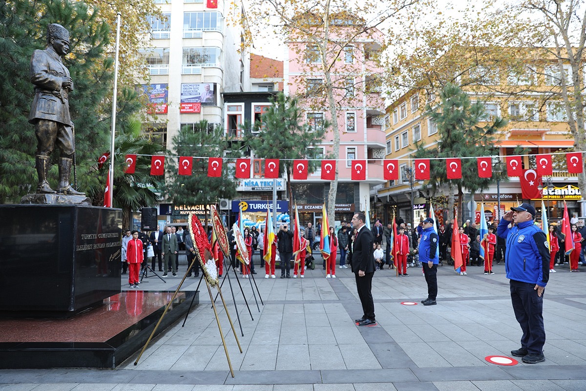 C043D75B 1256 49Ee 81B7 3969Ebdb13E5