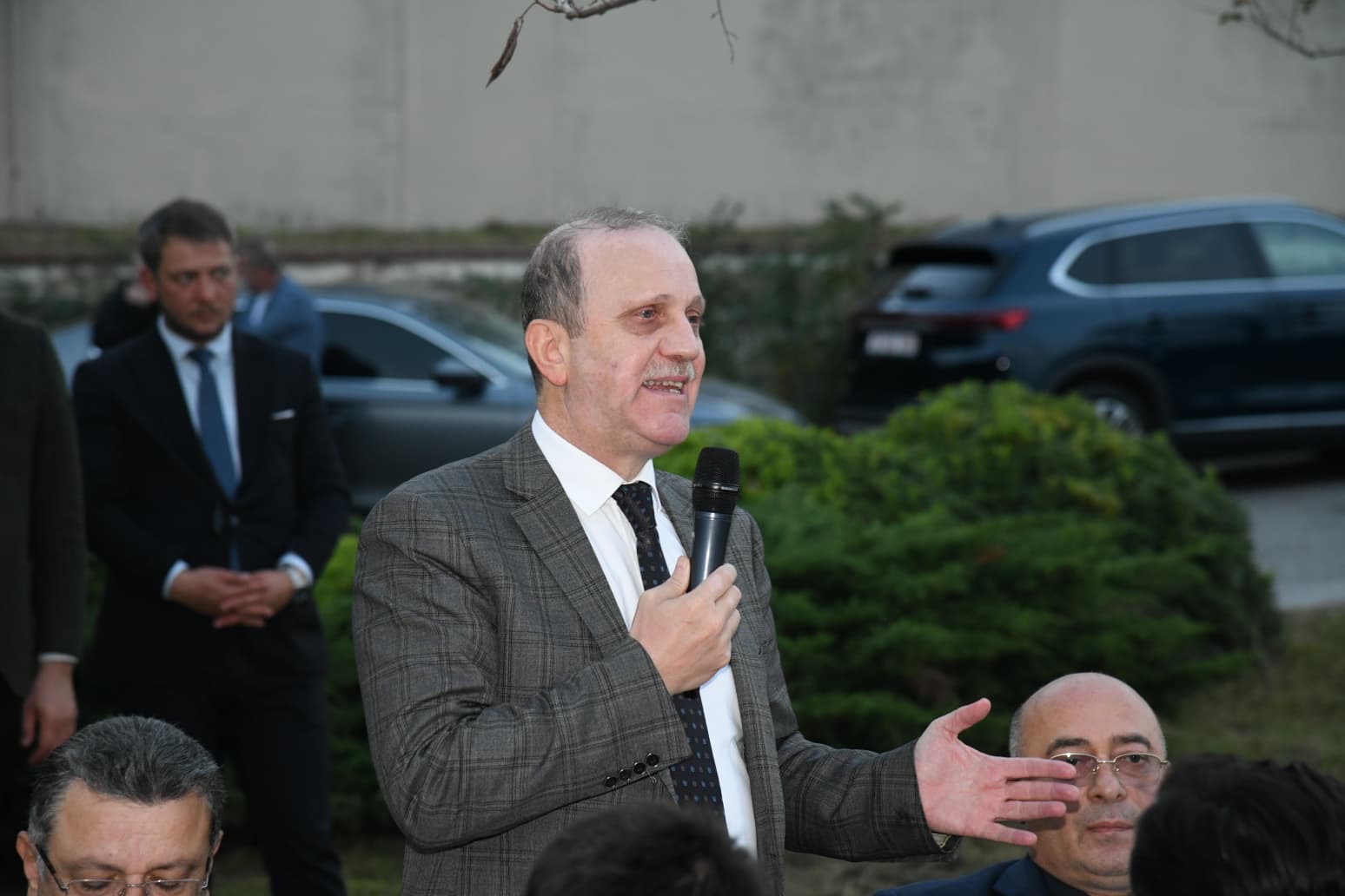 Ea883Aef C21E 493F Bb41 E02A85158Fb3