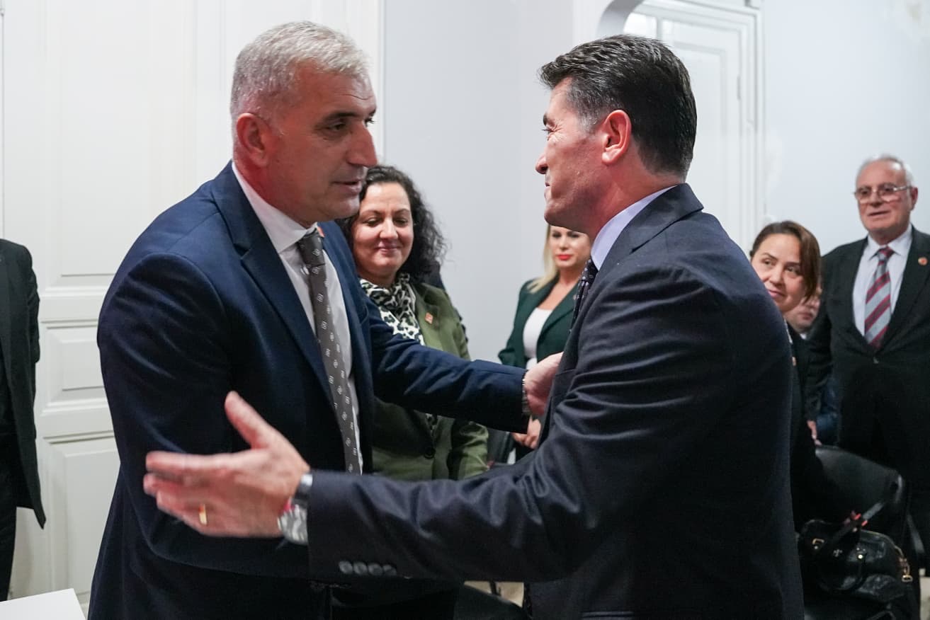 F4F2Efe7 B98C 4693 A12F 697Ee0D8D348