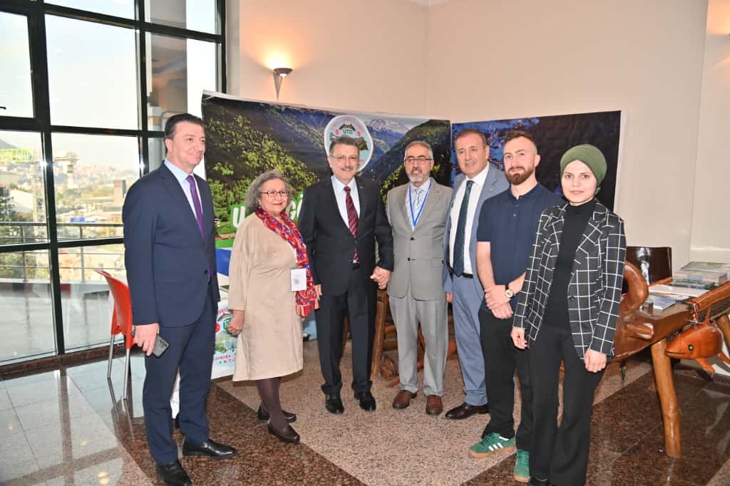 Feb25179 3D16 411B 9F3B 5716130521Cb