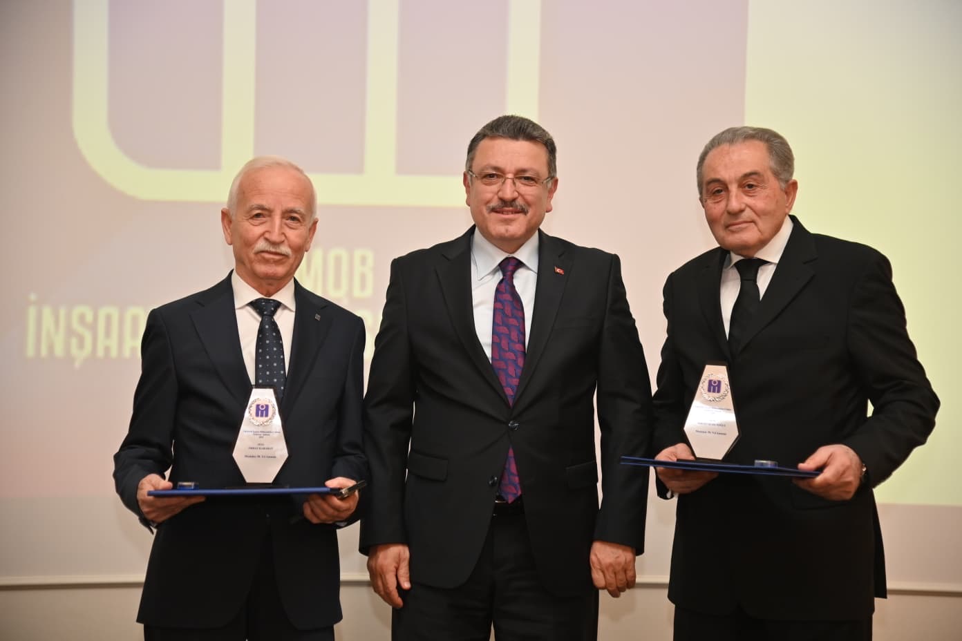 39Ed950C Ab0F 429D Bfb3 9B6E7F0C8197