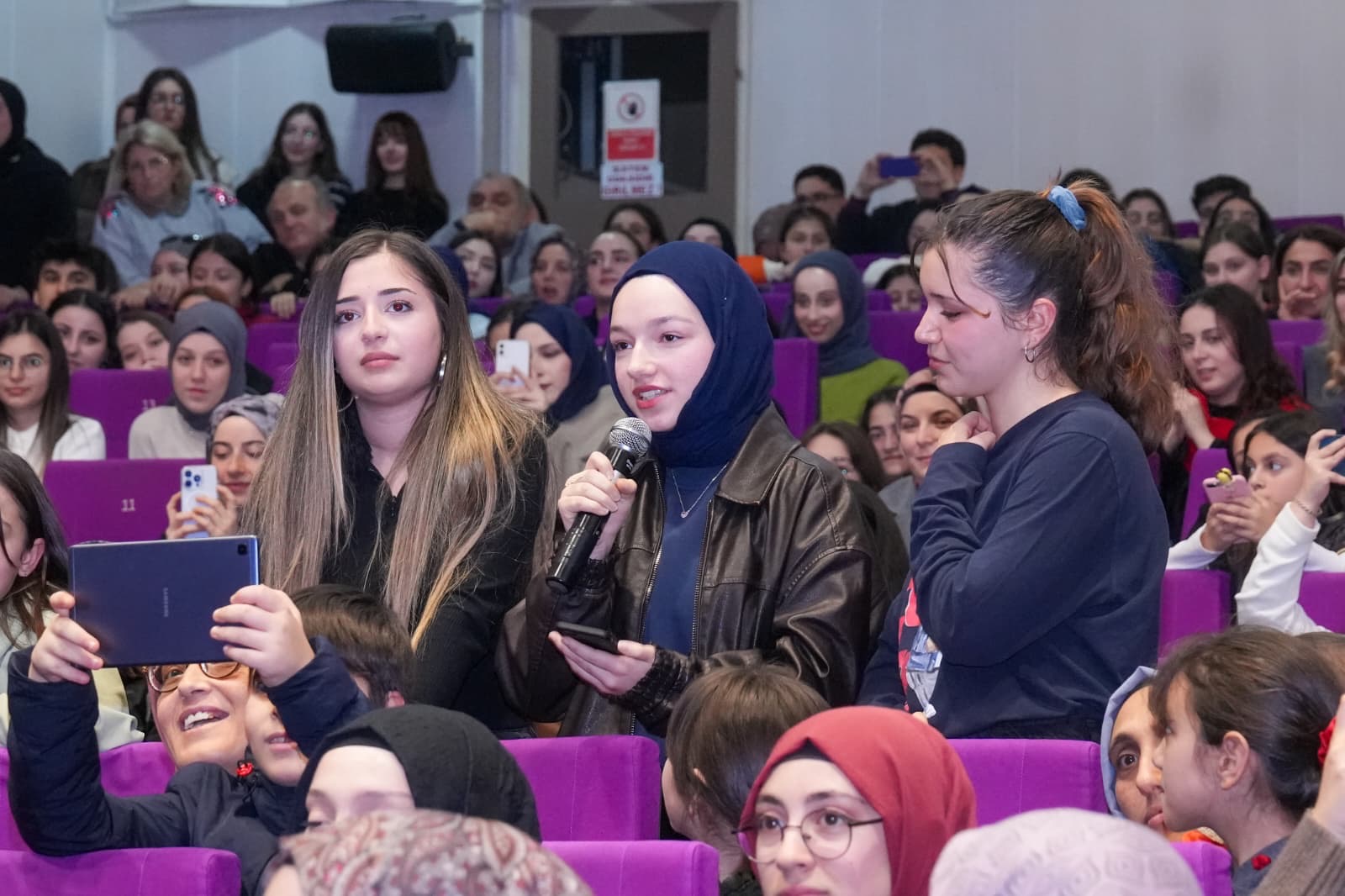 5E501426 262B 4F8D B4F3 2137Cb7677Ee