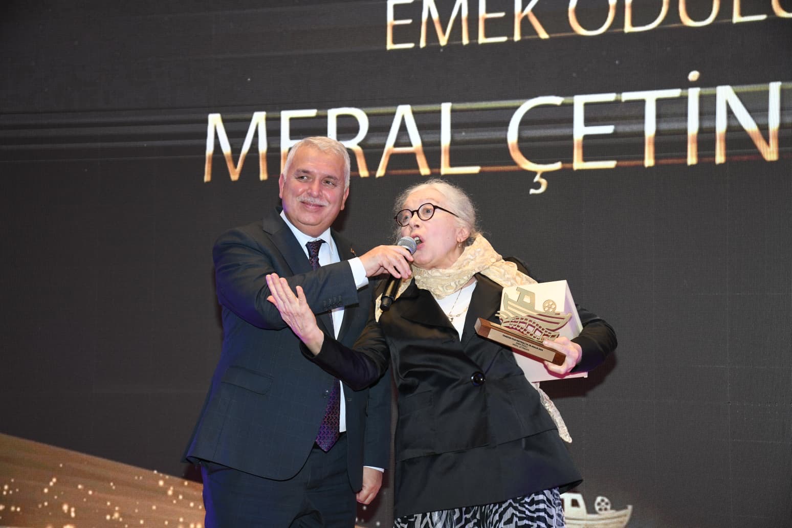 87B5305D A5Ce 489D B885 Cb513D00A908