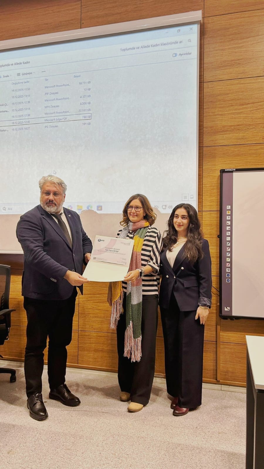 95C2C628 B25D 4383 925C F784A6Efad17