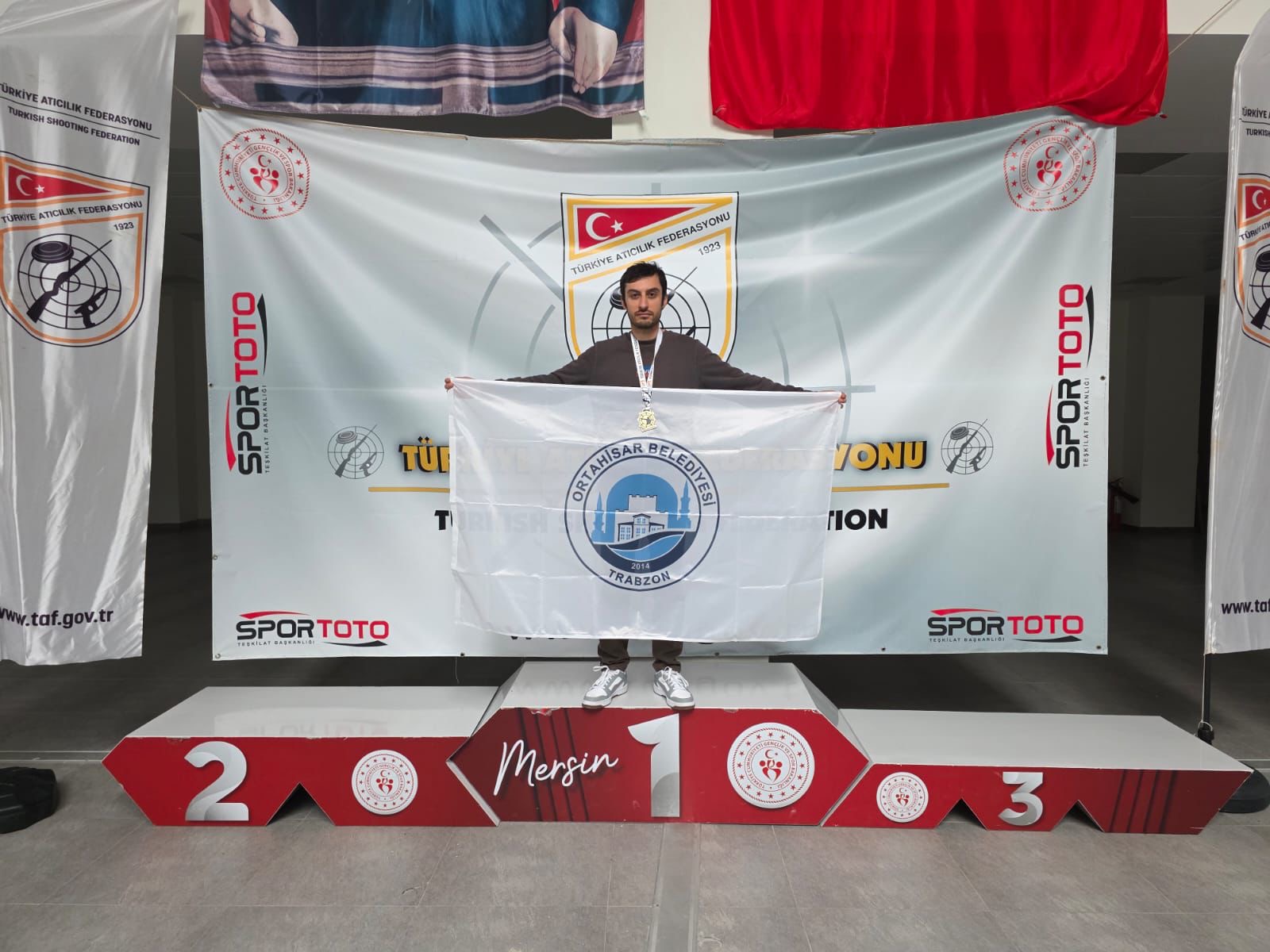 B4883121 237B 44Fe 89Fb B95Ef9Db8Bff