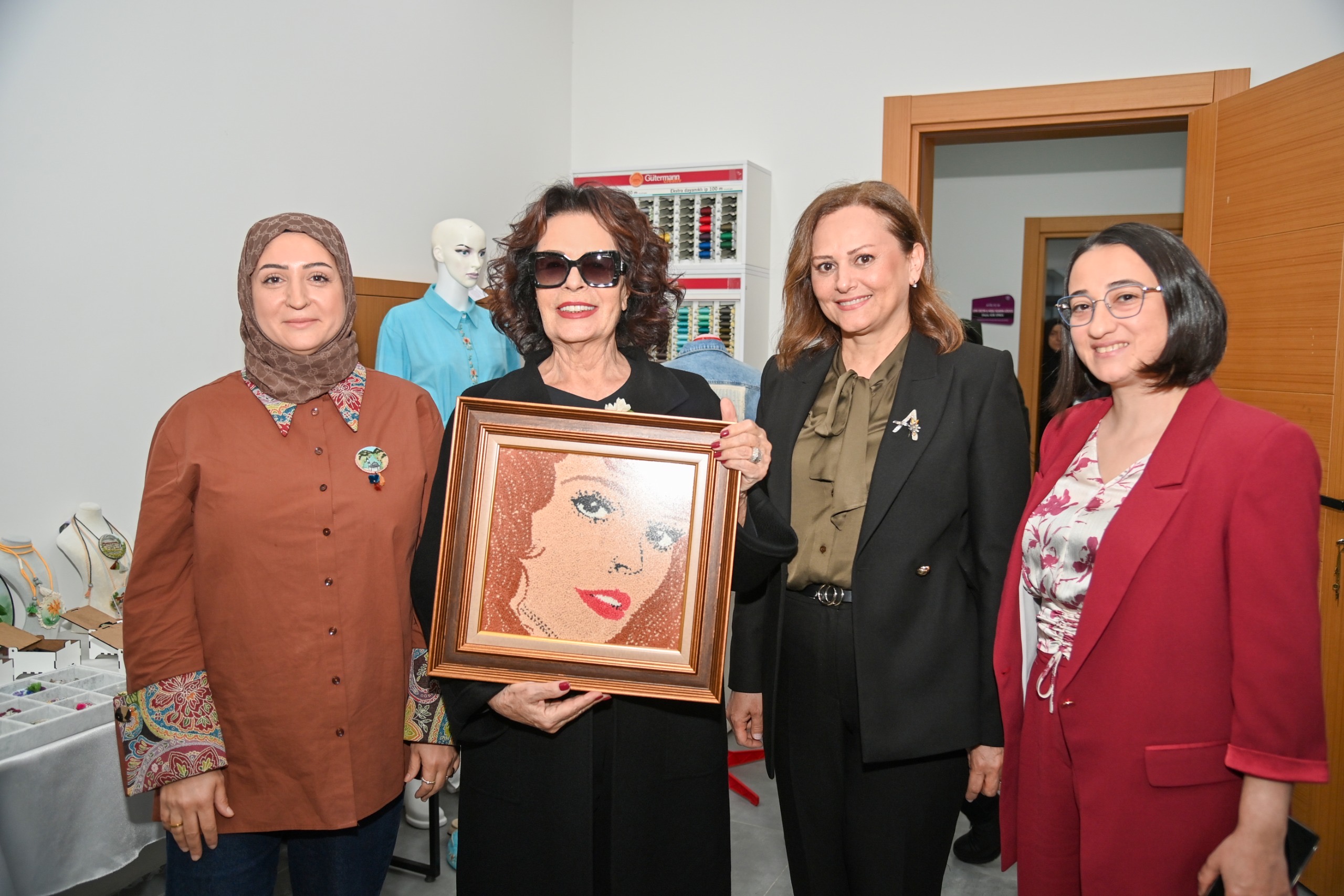 B4F587Be 3259 4D2A 9D1E E5934E9F2Efe