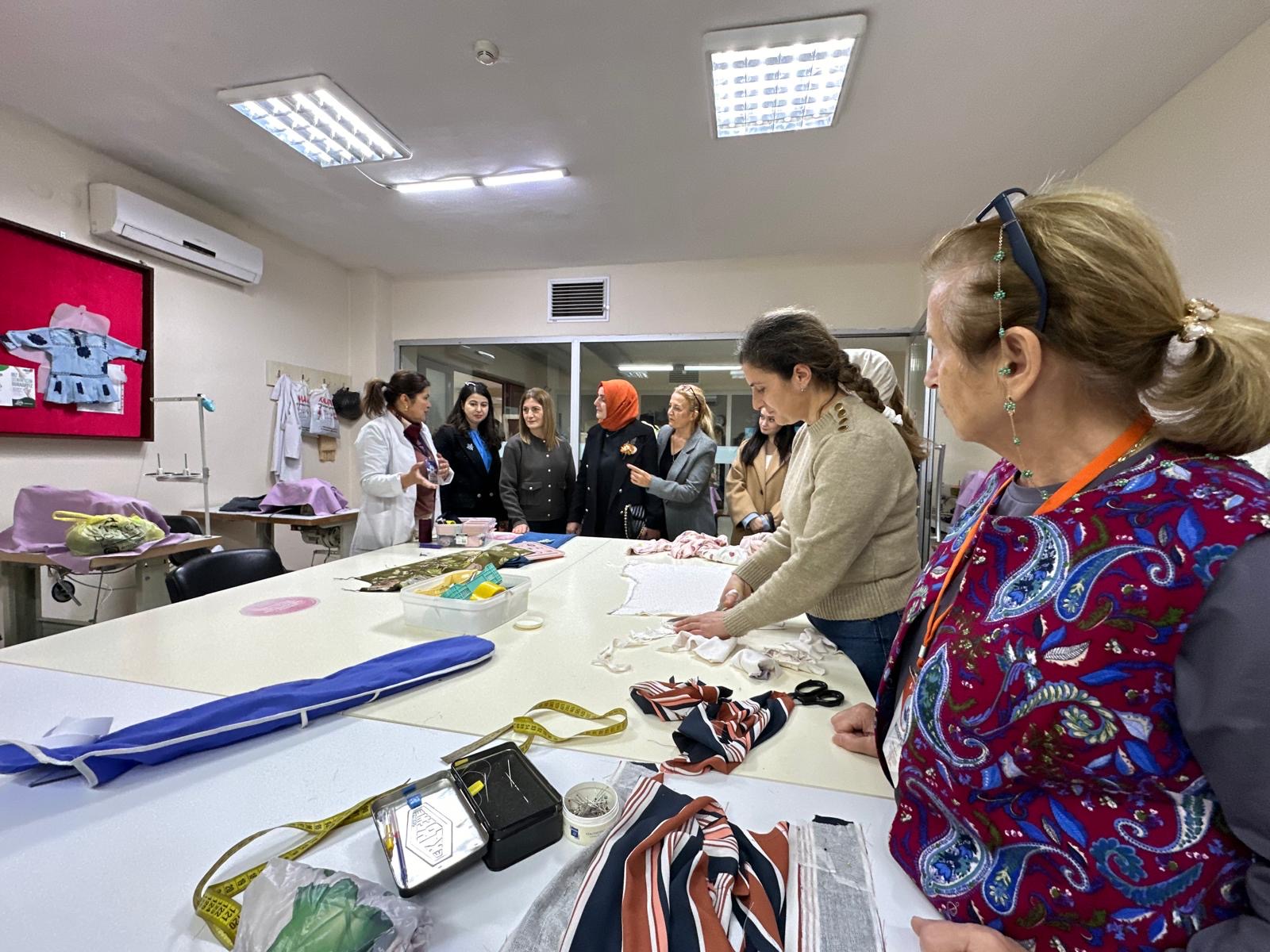 C4Fa9D2E 3Bd9 4B6C 8A72 8325Ddd46F41