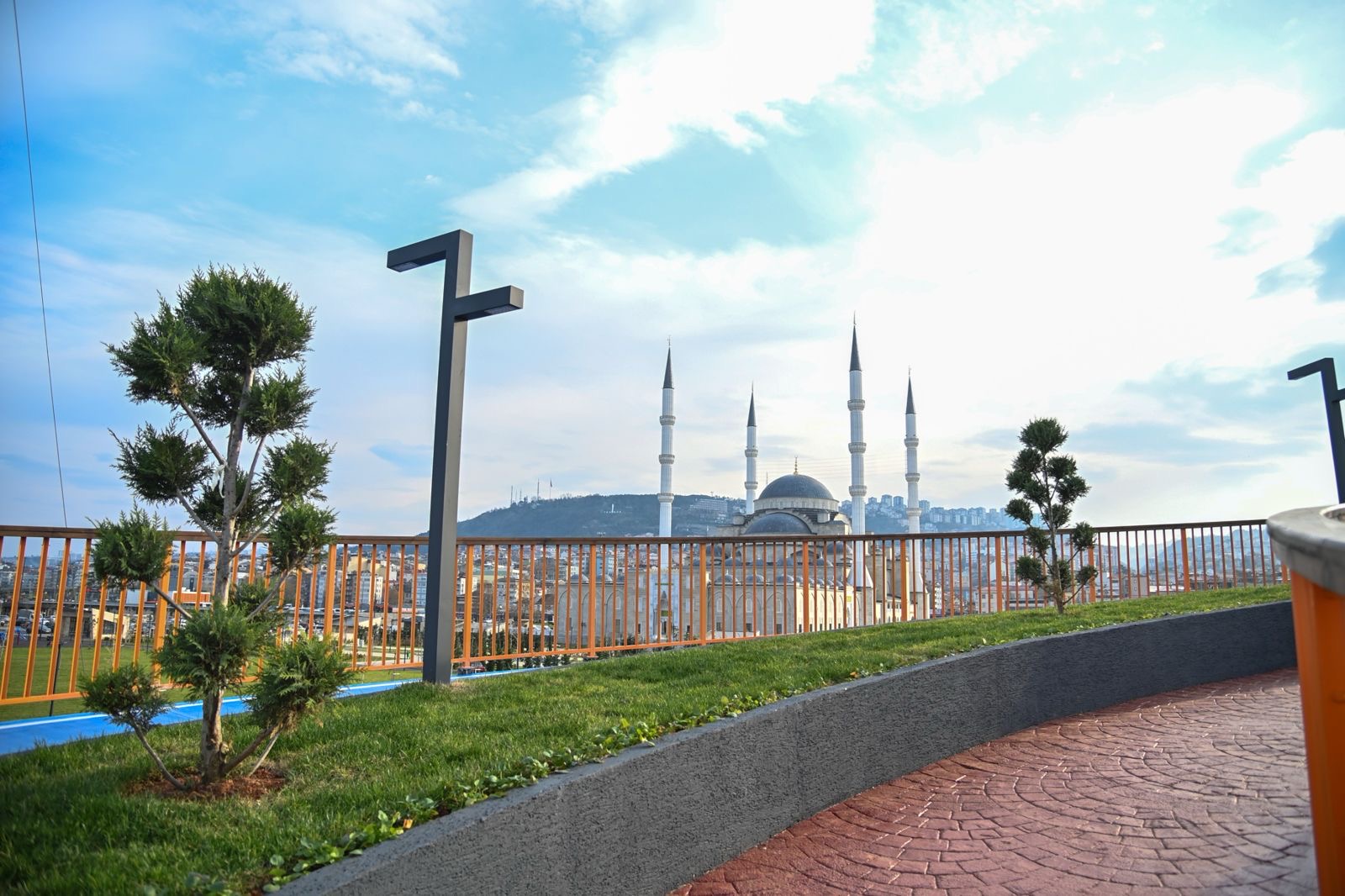 Cf6201F8 Df50 4C58 A90C B18310E40C62