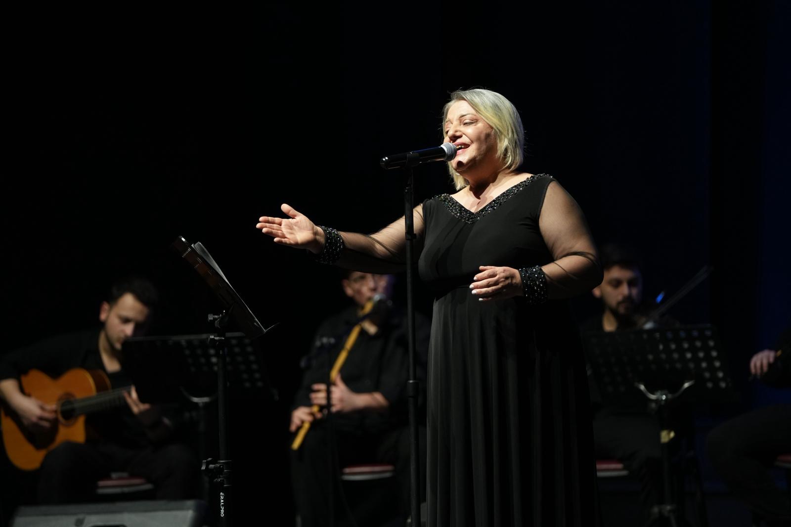 01933583 B78E 4563 8Bf8 Aa01D86898C8-1