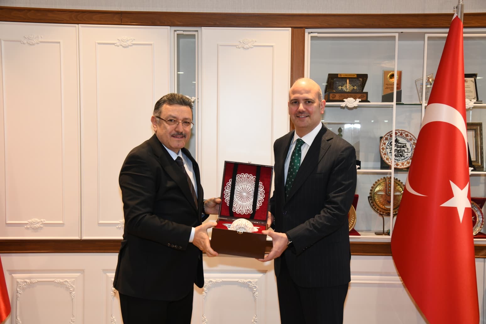 3291B32E 095B 4D26 8Fb9 25F8B29D1C8D