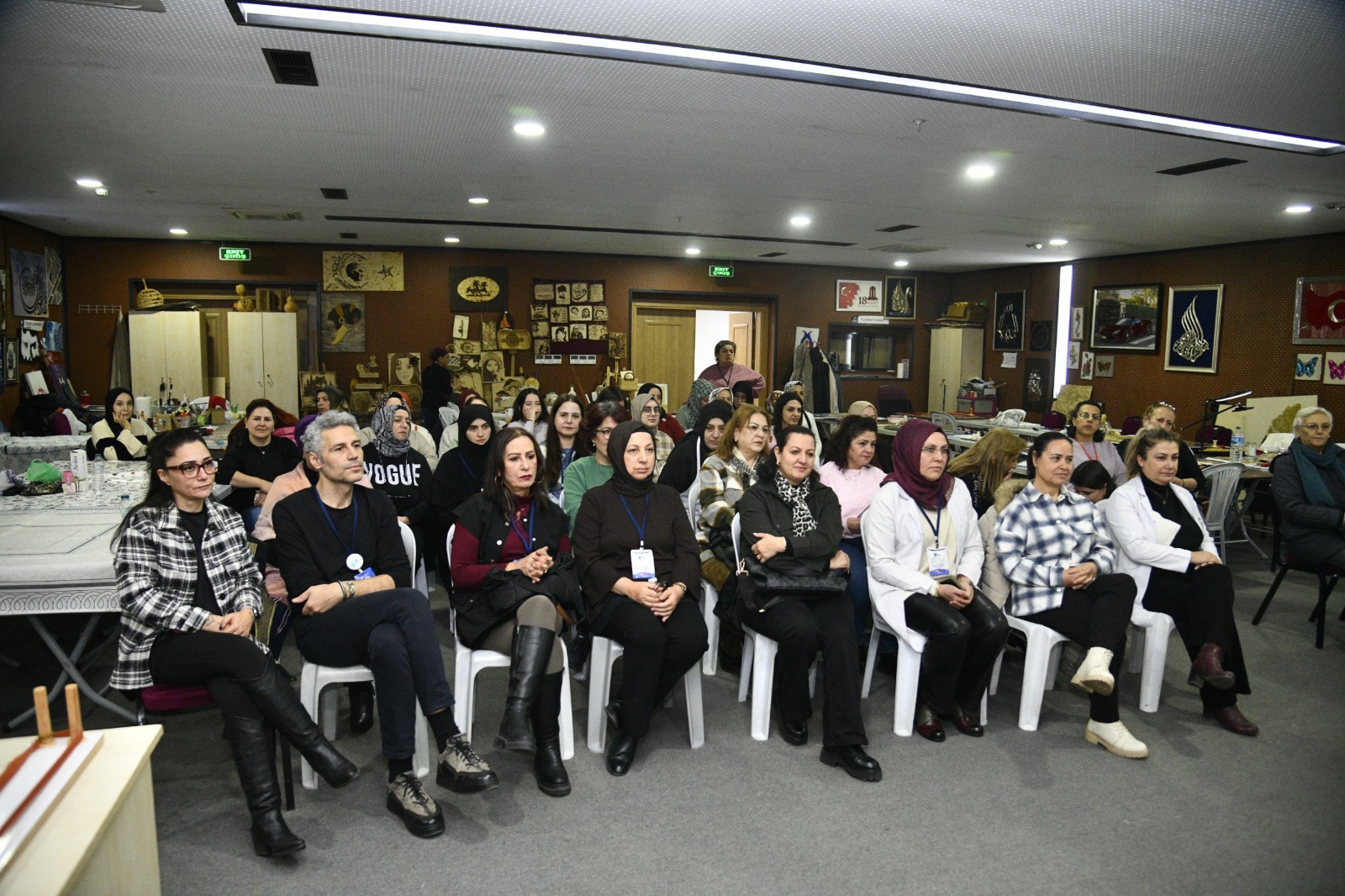 9989D45B 984F 4F90 94E8 D551F2604B7B