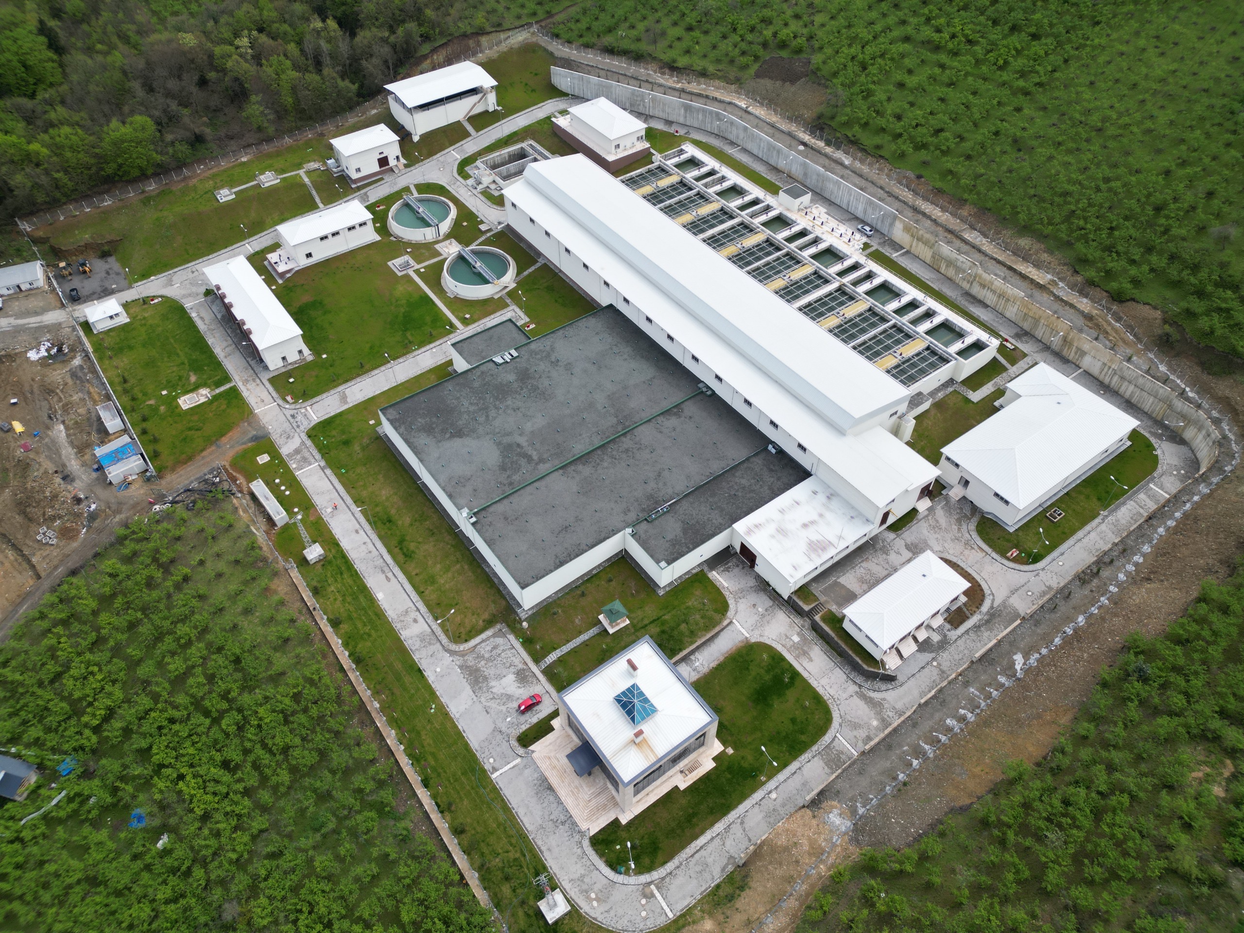 E2A76756 F180 4570 9F6D Fc77E9C67Dfe