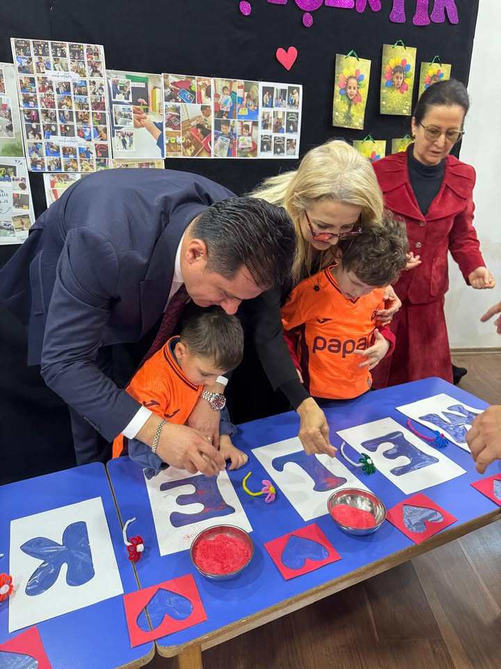 E6 F F9 A6 A E D3 B 44 C E 928 C F6 C023 B71712