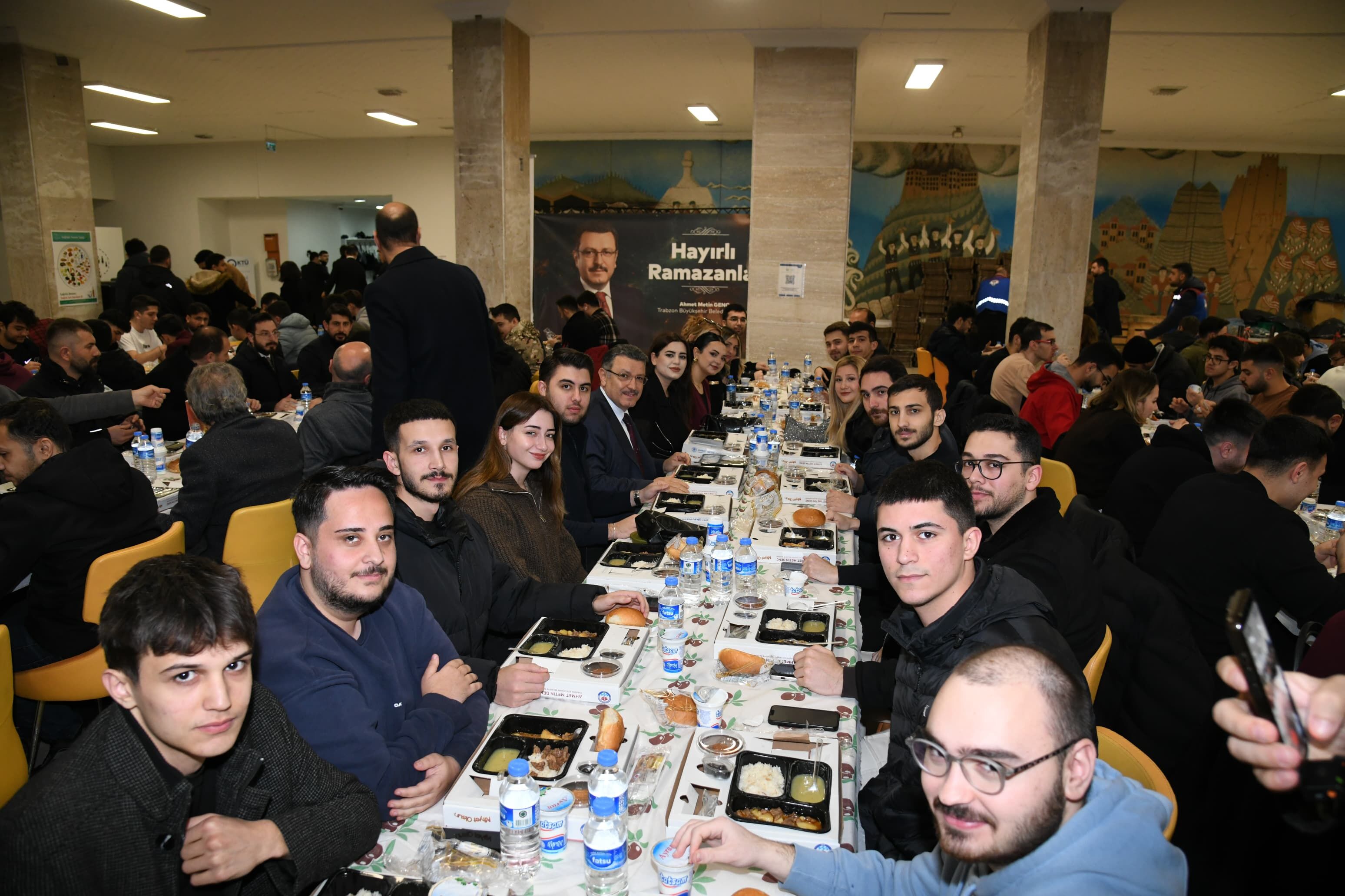 13758174 9321 4Cd4 99E0 E7F378F338Aa