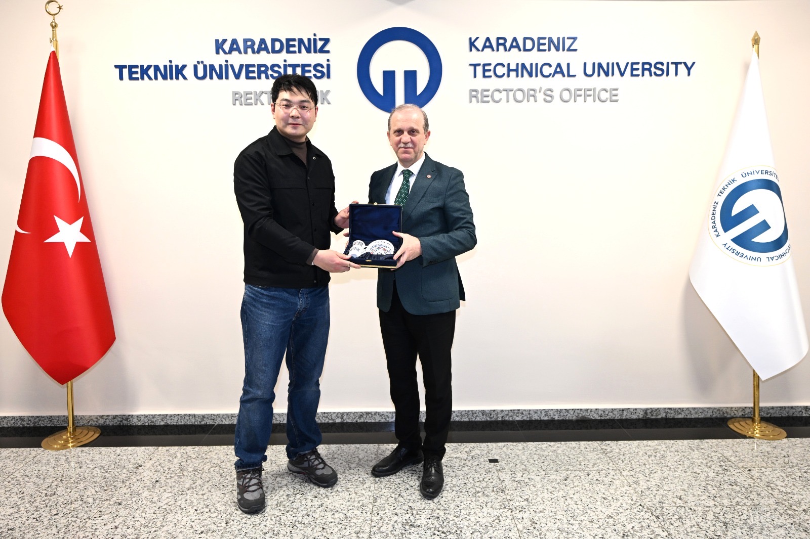 3Cdbde95 2Ede 4249 B8Cb 6945F747Fb62