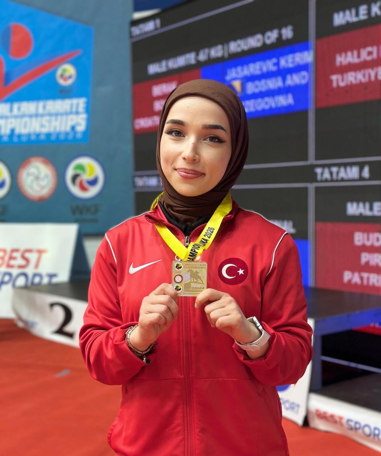 5A841212 7A14 4B4C B1Cb 4F3Fdea3D171