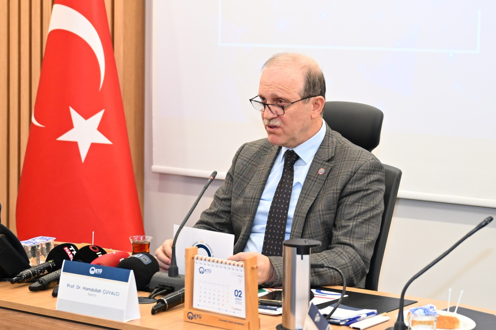 69002267 52Cf 4F04 Bd4A 44D08146C94B