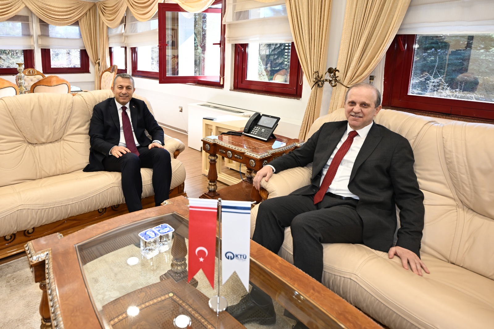 73E1Dee4 583F 478C A24D 9728Ad8C756E