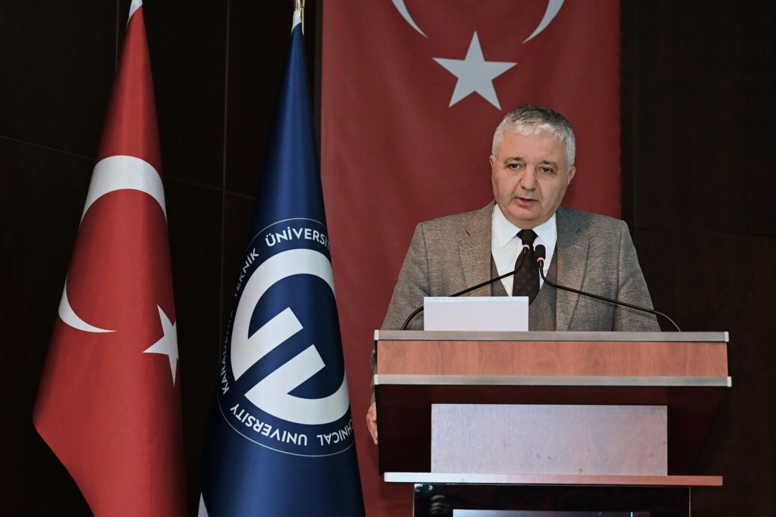 9B111320 5Bc5 48Bf A6B0 F0D344891E90