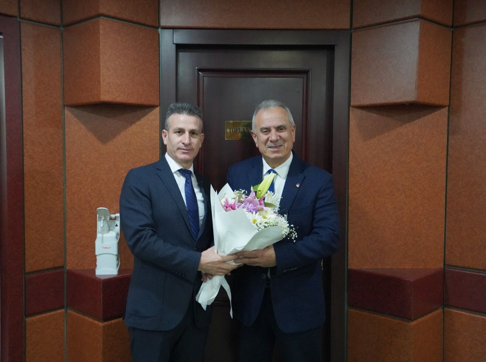 A241199C Ecfe 48F4 8688 802Cf1Fcb580