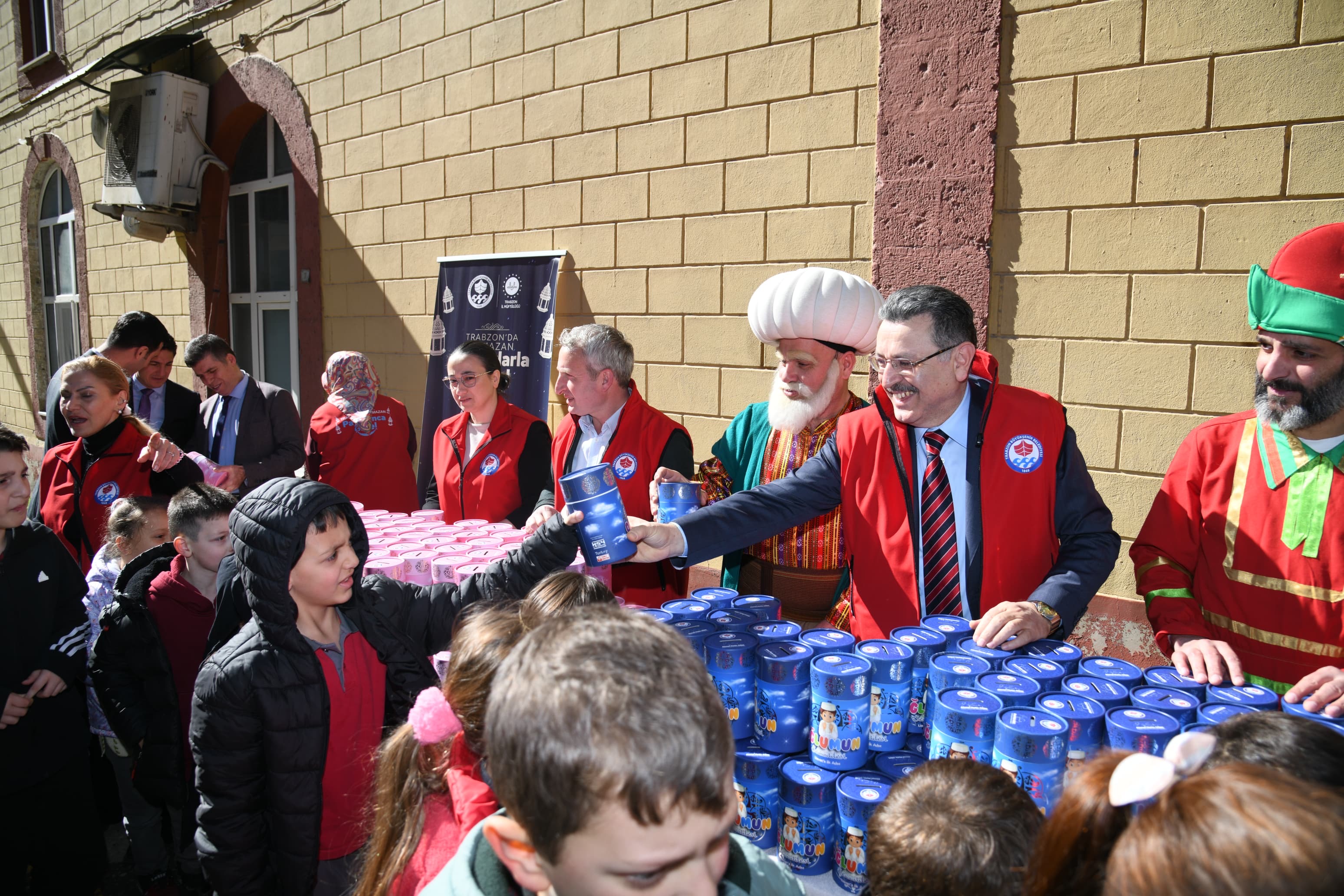 C515E9De 24B8 458F B303 63992A26920D