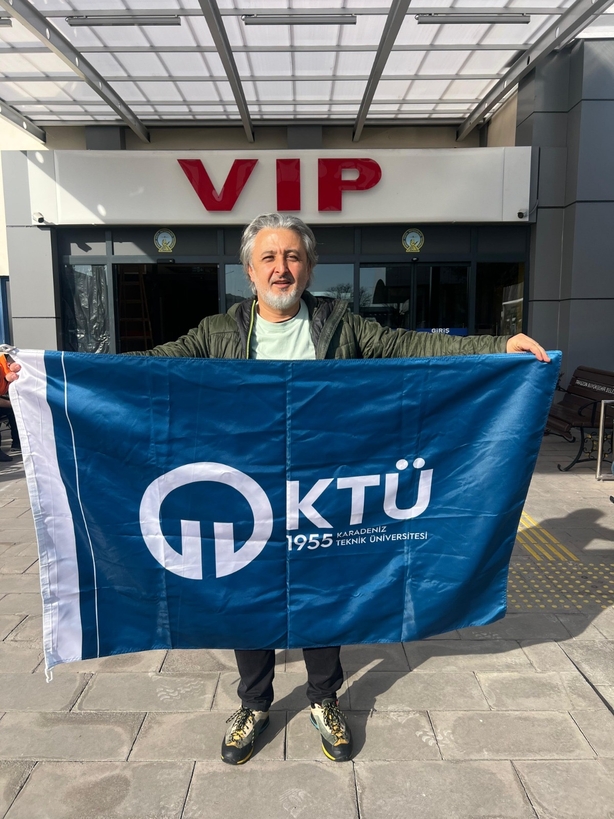 Ed618E74 15Ed 41Ec A6A6 4D3C2C405E85