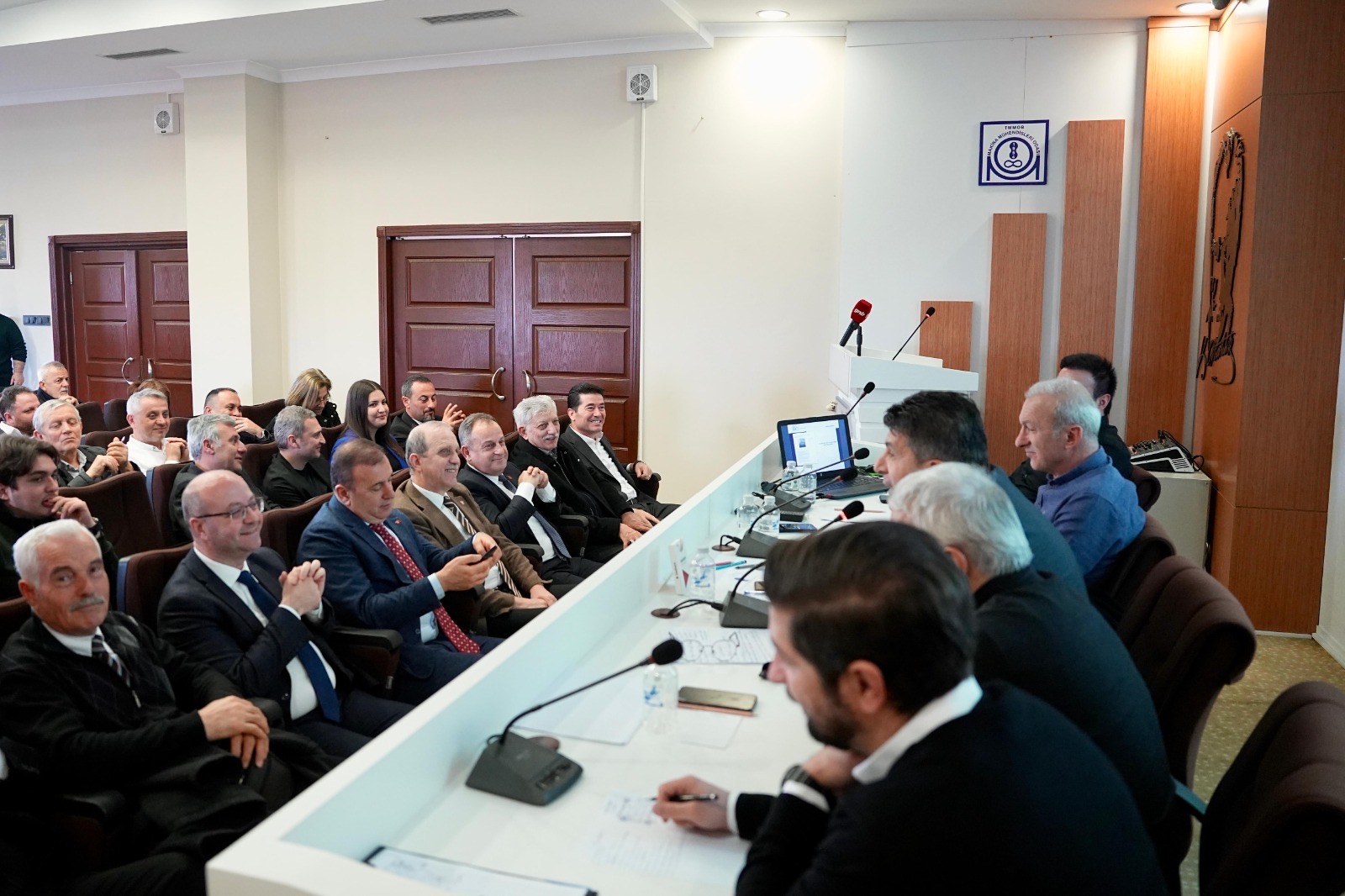 F4925Ef1 Dc62 4734 B657 9B799A9D3501