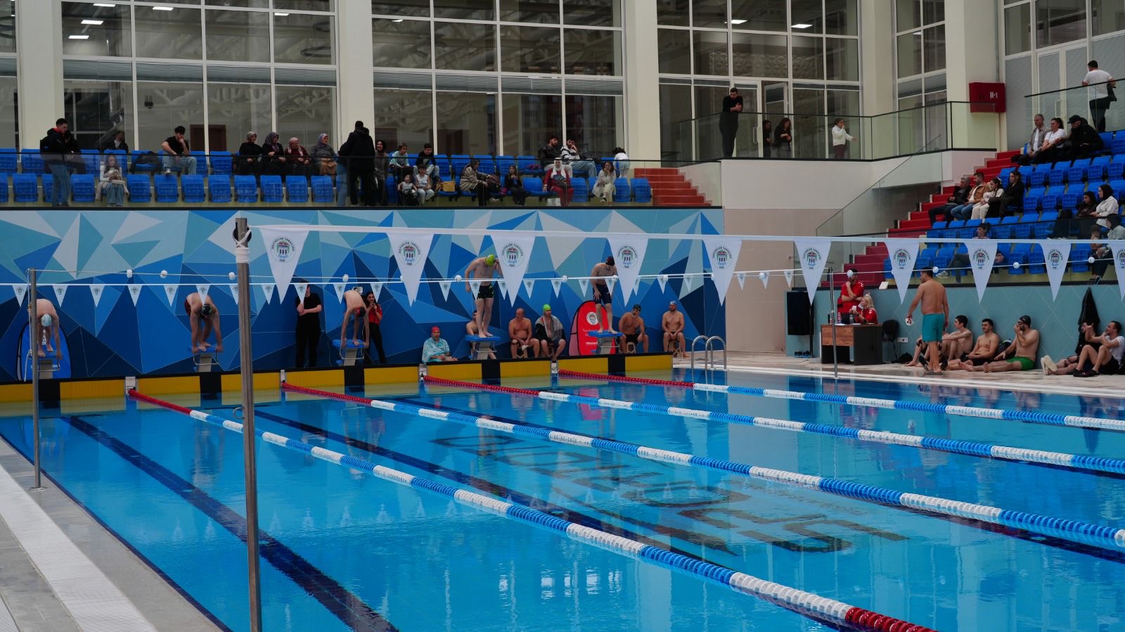 F9D871Ce C58E 4916 8D6F Ac013B04Dce7