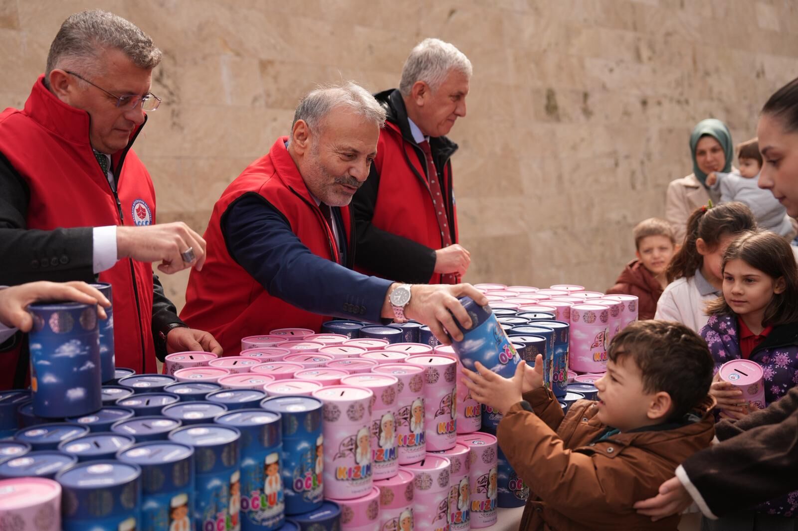 03C979Ee B2E6 4264 9786 C9A634B00A55