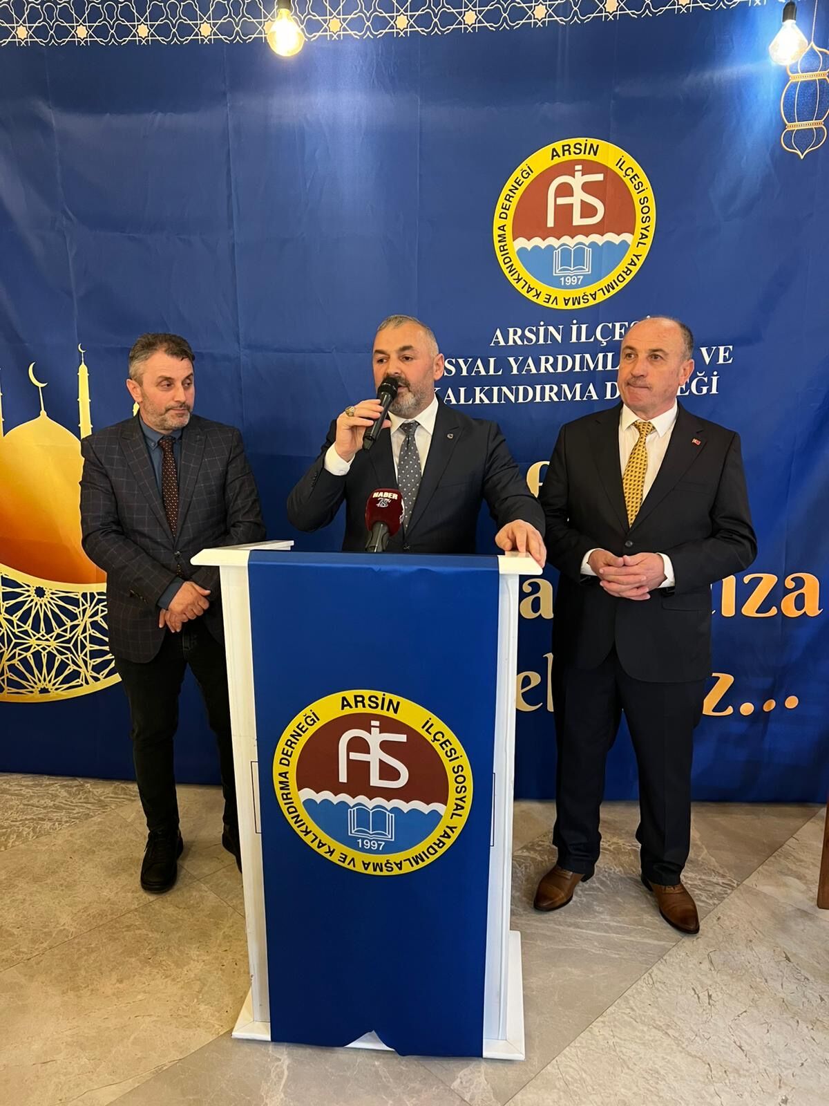 0Cce0C4B 2503 4B8C B021 A0B052F50461