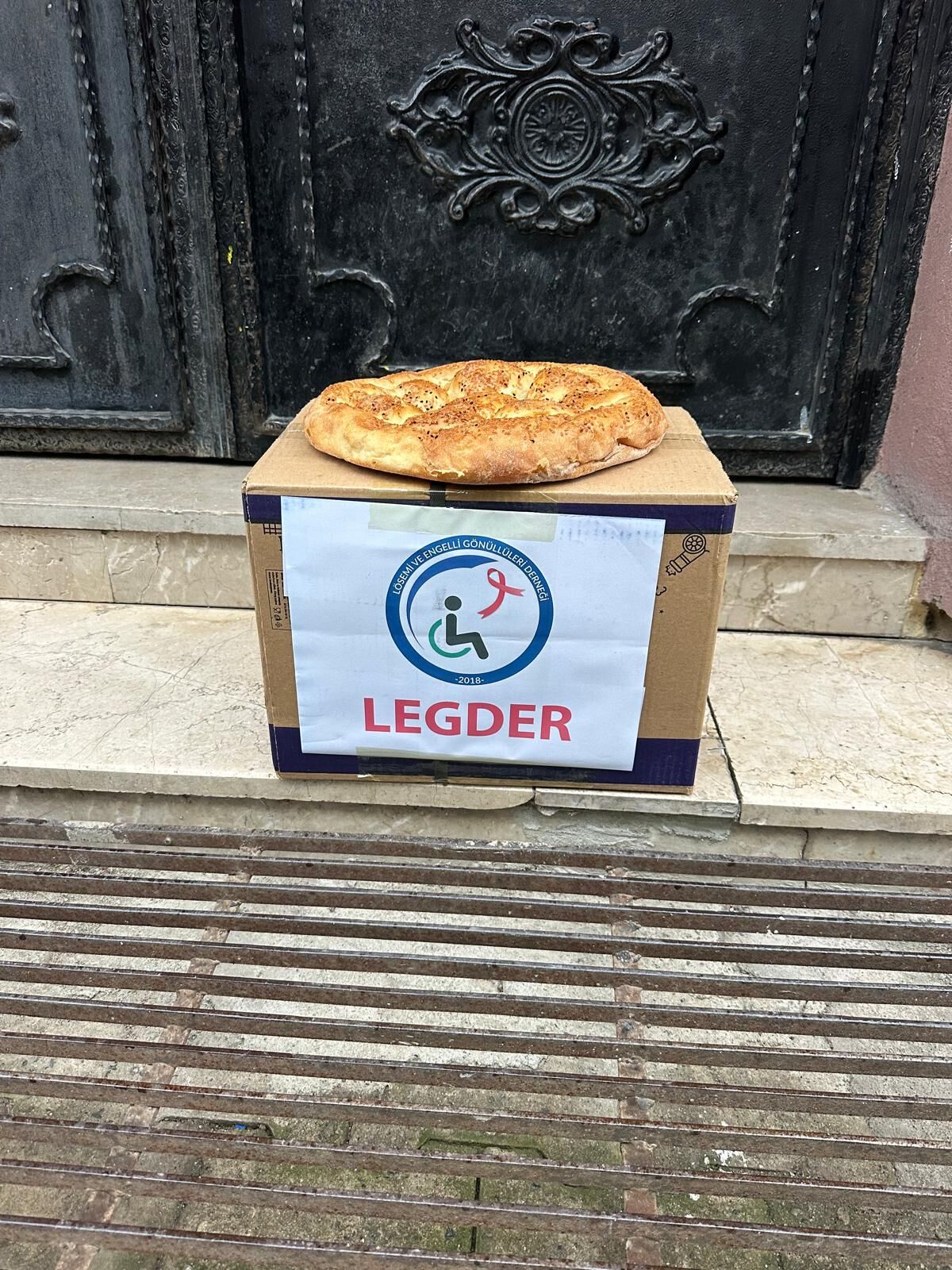 14F00F1C A608 437E B17D 8009361E2969