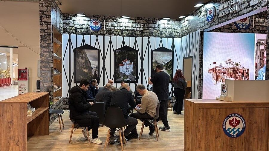 206106 E B D27 C 40 B1 A0 A8 4 F96 F E847 C64