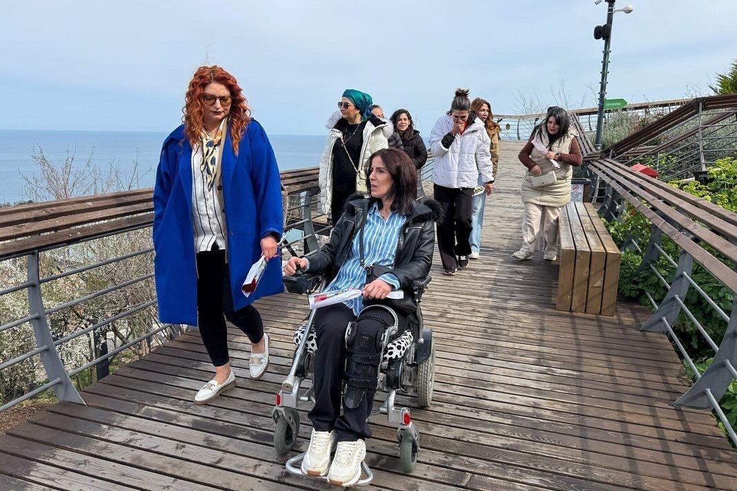 22515 F F5 3 B C3 43 B2 909 C E E F5 D D8 B795 E