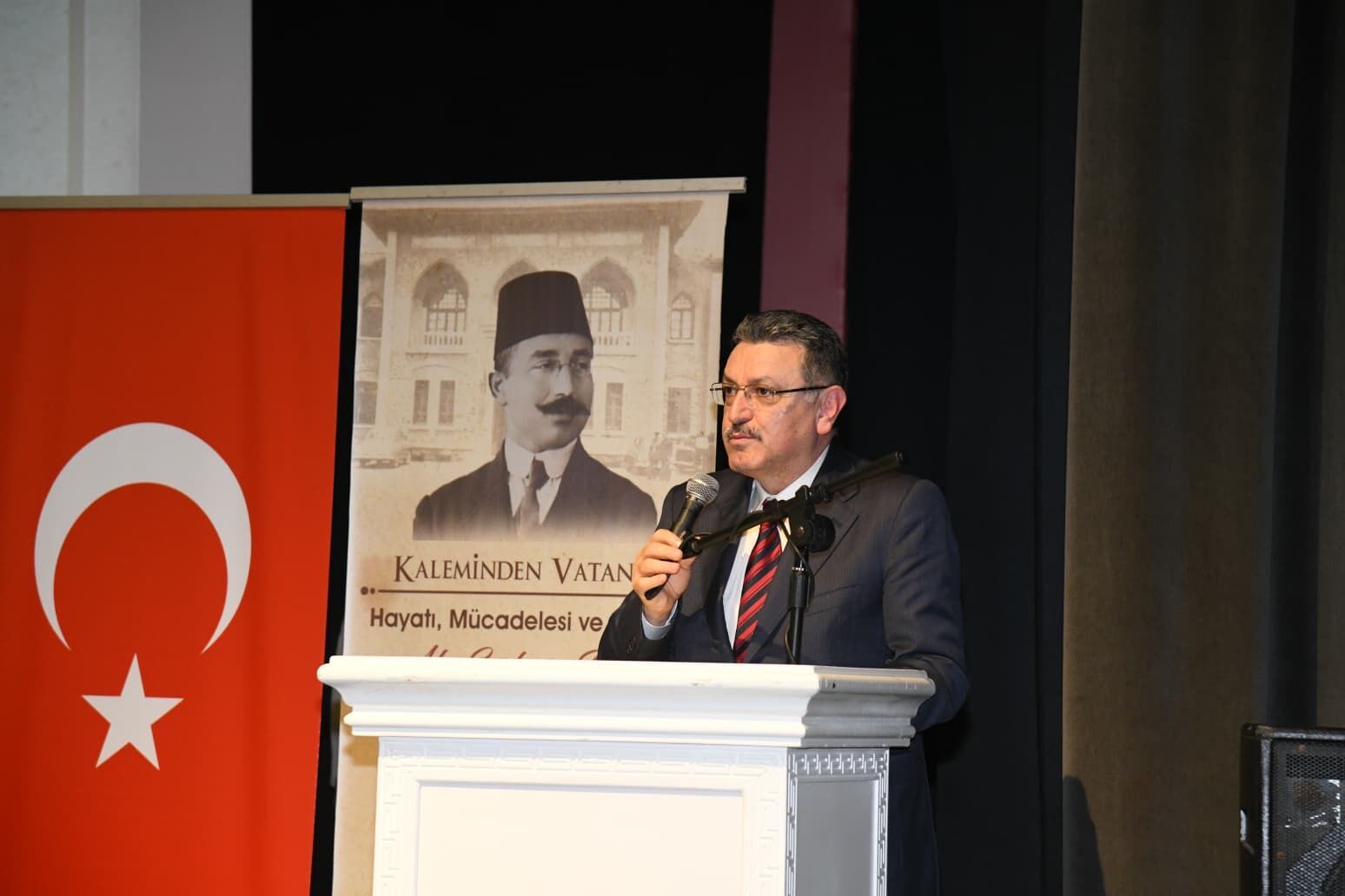 252305E7 C9F0 40D3 A129 B535E699Eb8C