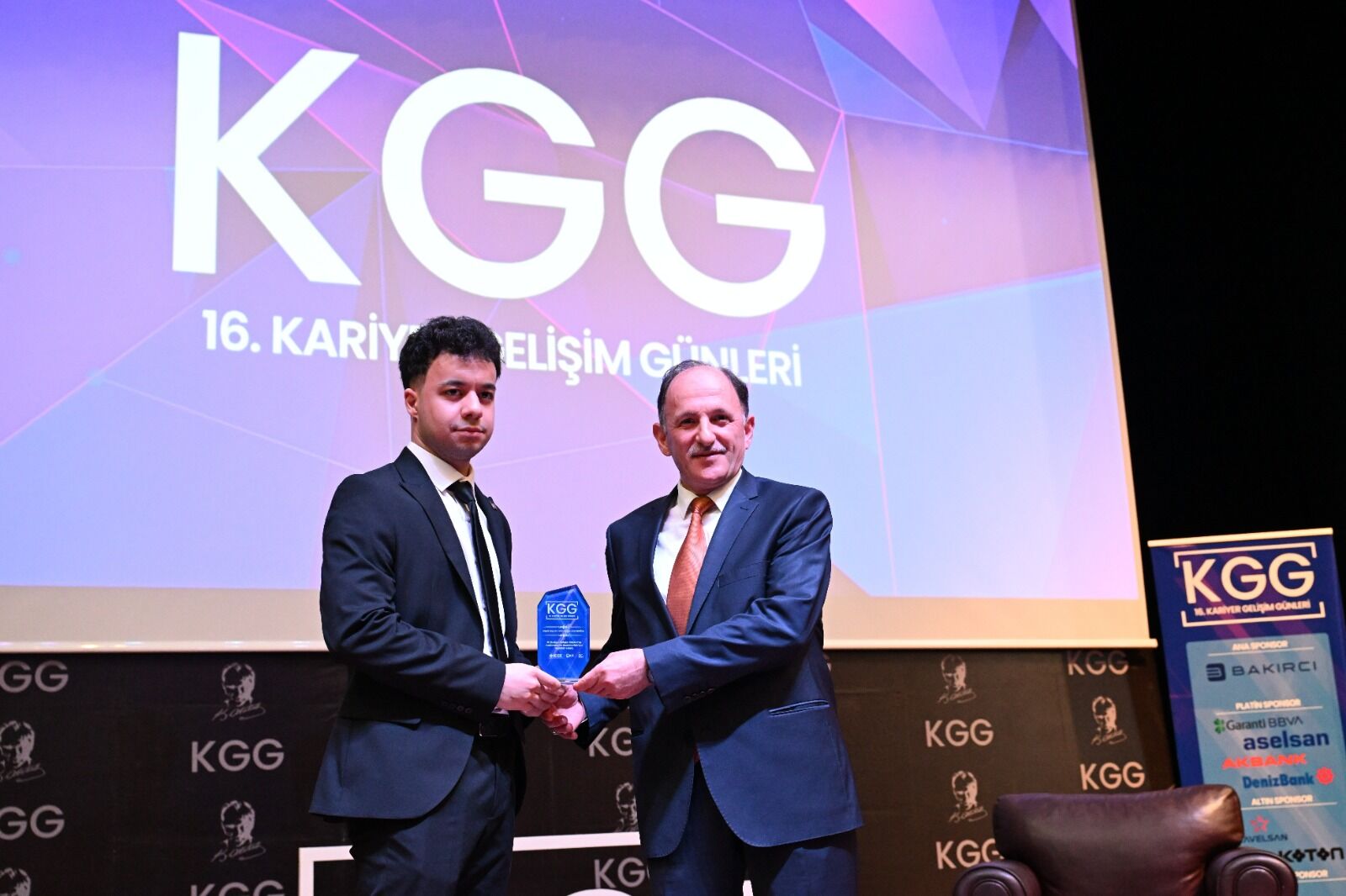 2D833909 B8A3 4708 A01E 3988C411Db68