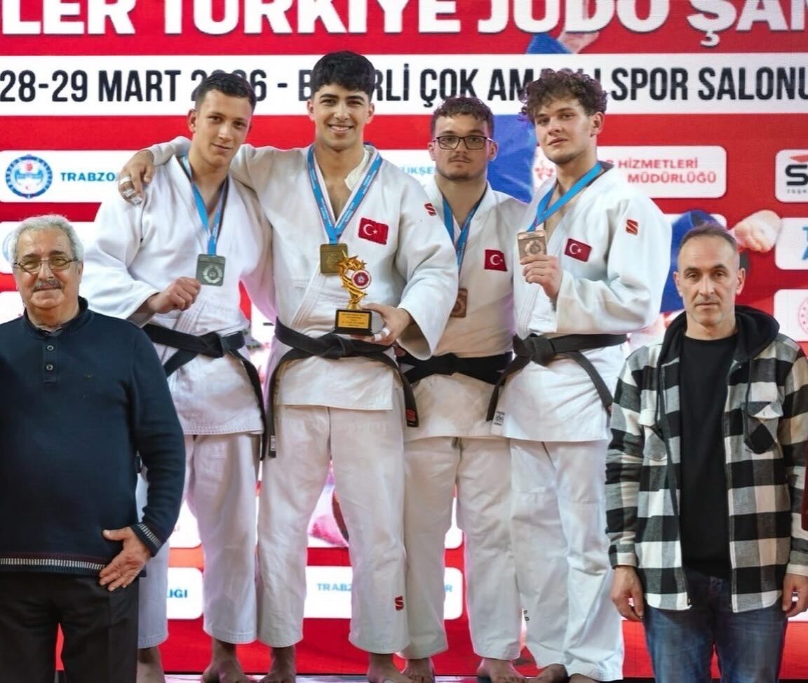 4 D E3 B521 7 A91 4 E A1 B67 B A2 A4683 D98 B3