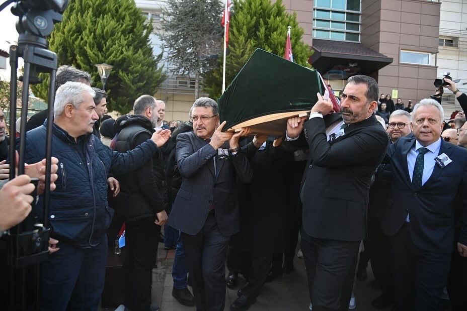 440 E5238 06 E7 4 D F0 8 A D A B329 A483 E85 F