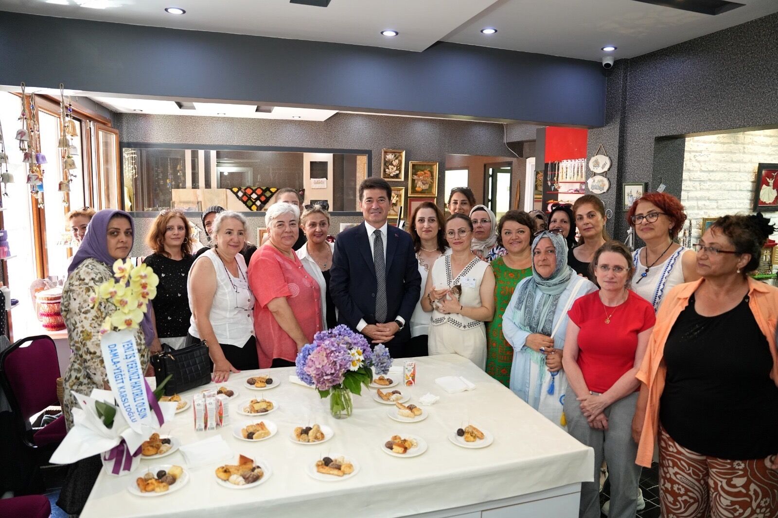 61C80Cb4 9B9A 4F9D B155 194E3194D6F8