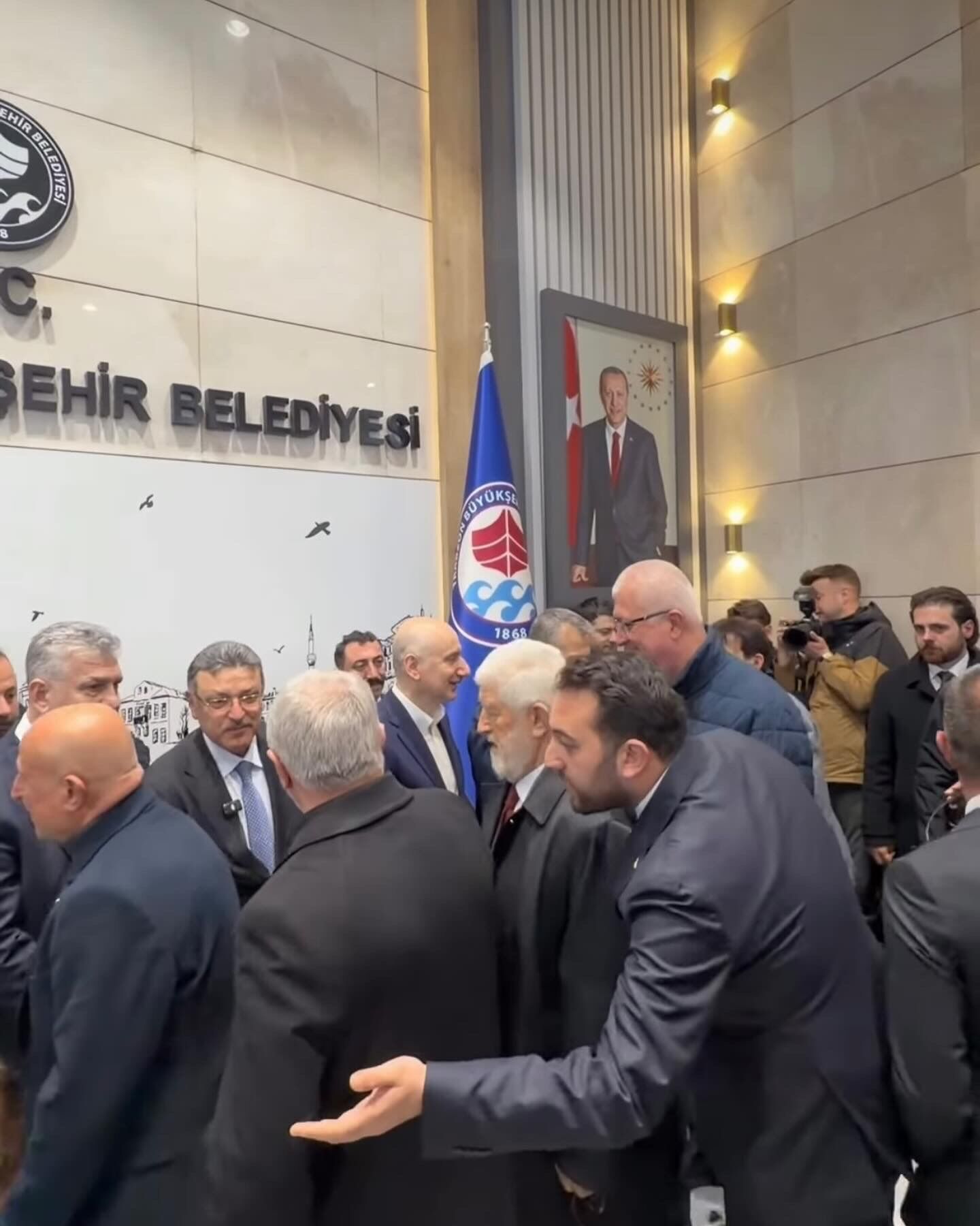 6313 E828 5 B A6 4675 977 F 6 F D D452998 A E