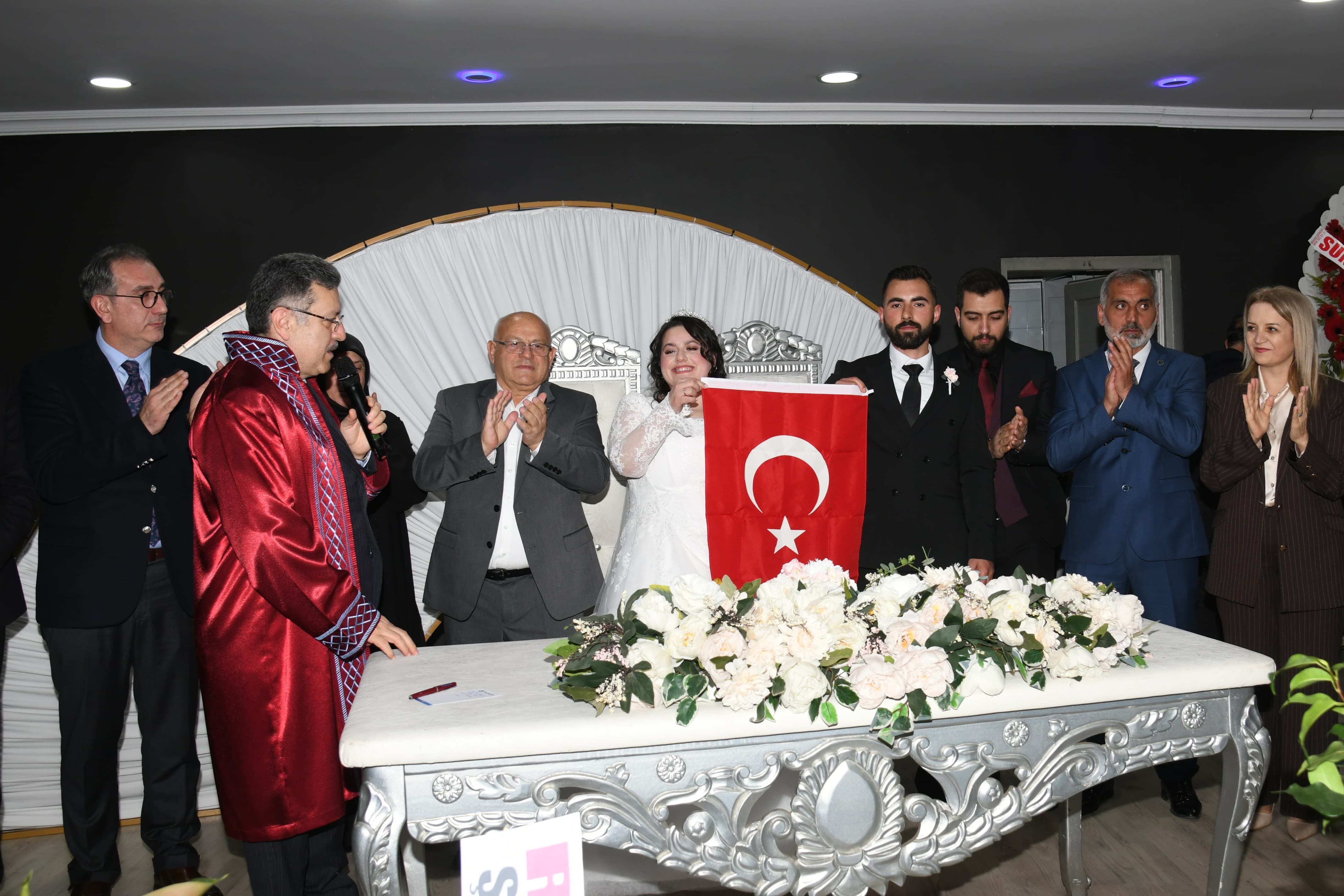 63723Ae7 D636 4218 9F4B 4706Fab8B148-1