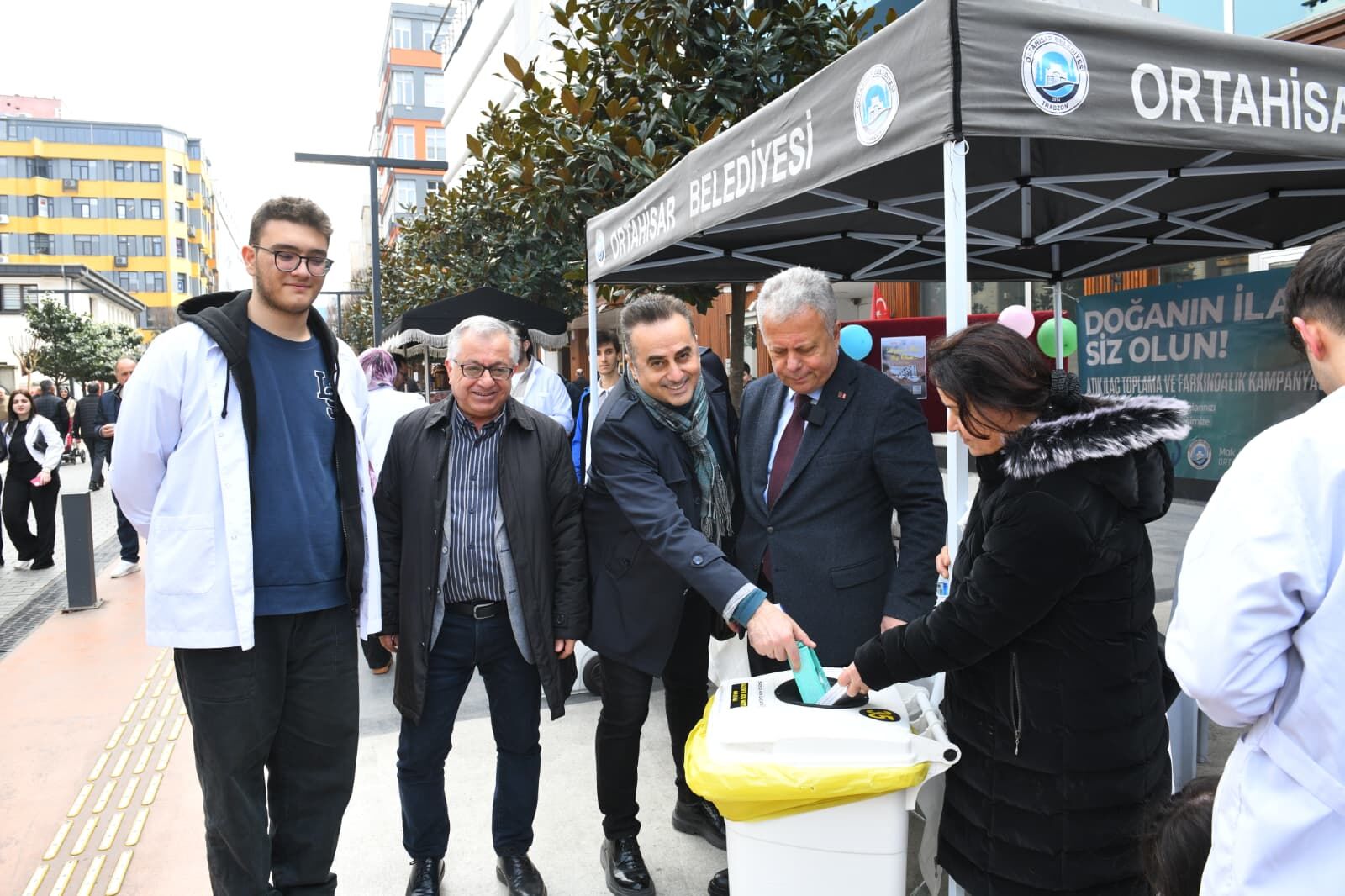 850B646D E114 4999 9D87 6Dcd408625Af