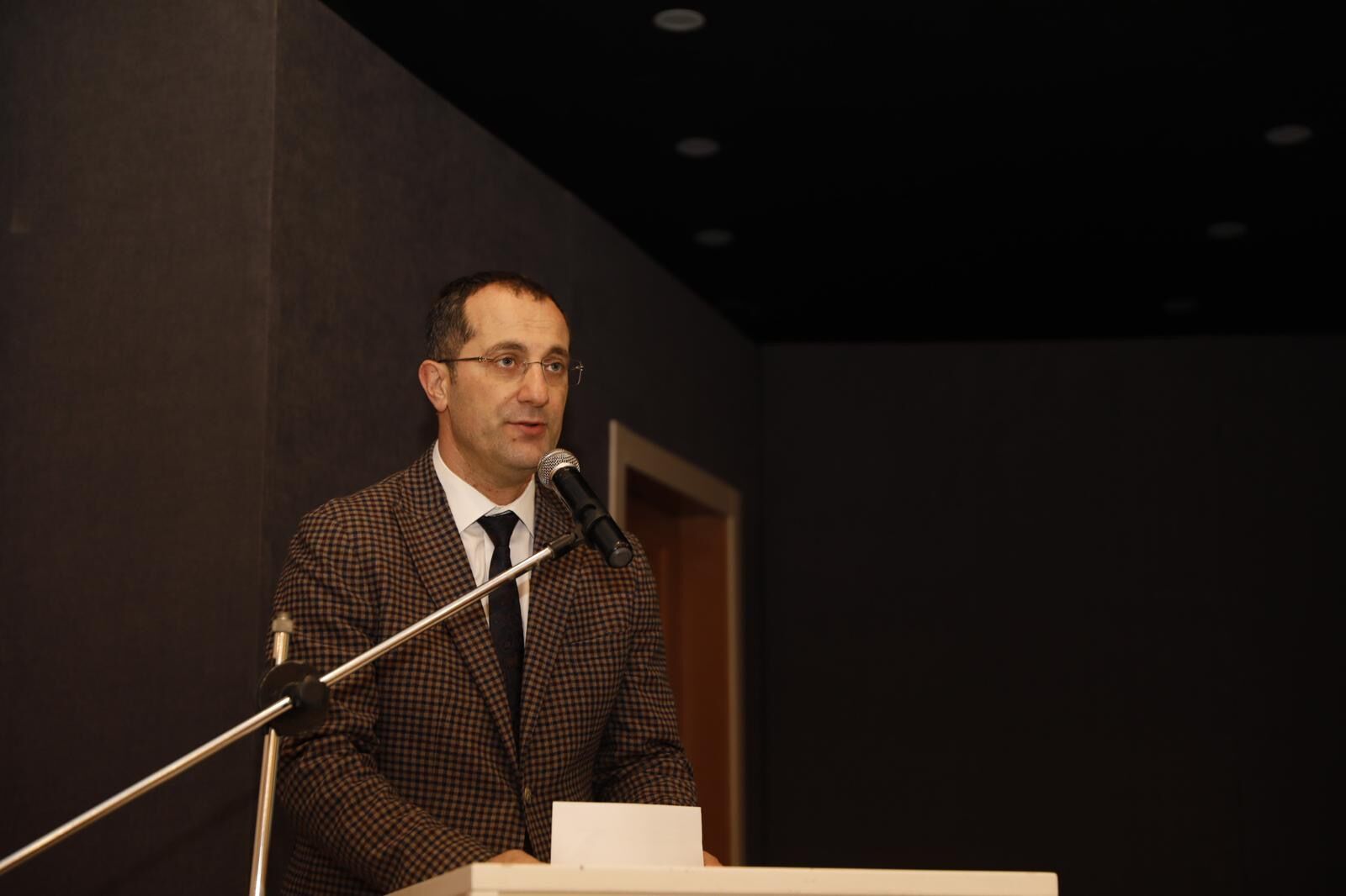 A04319Ec 5118 41D0 9F5F 6764F78E28F5