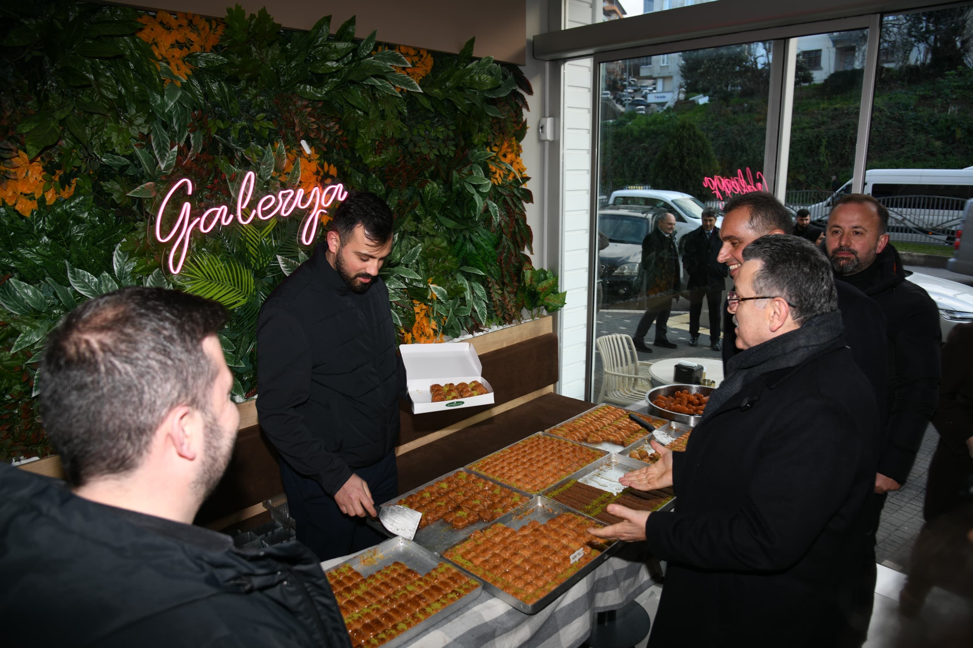 C52C5199 2570 42A3 8037 6Cf71Edcce3C