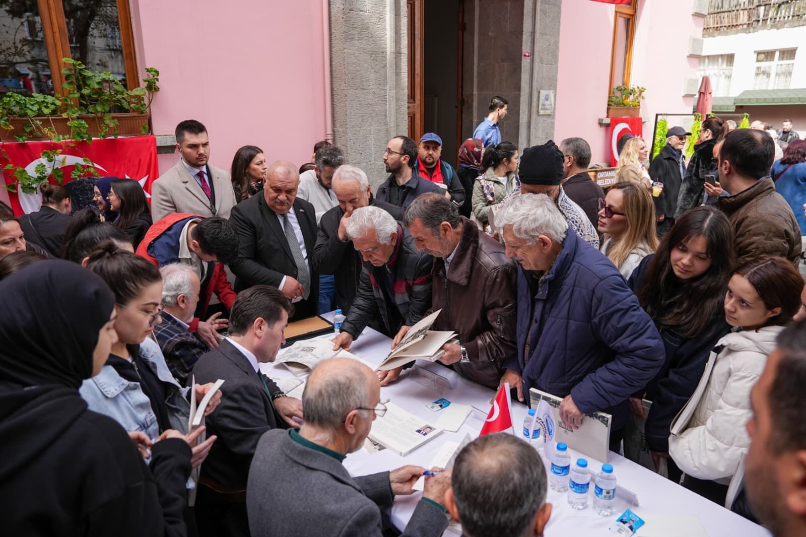 C8B7Af06 C67E 40B3 A95A D009457Dd2Ac